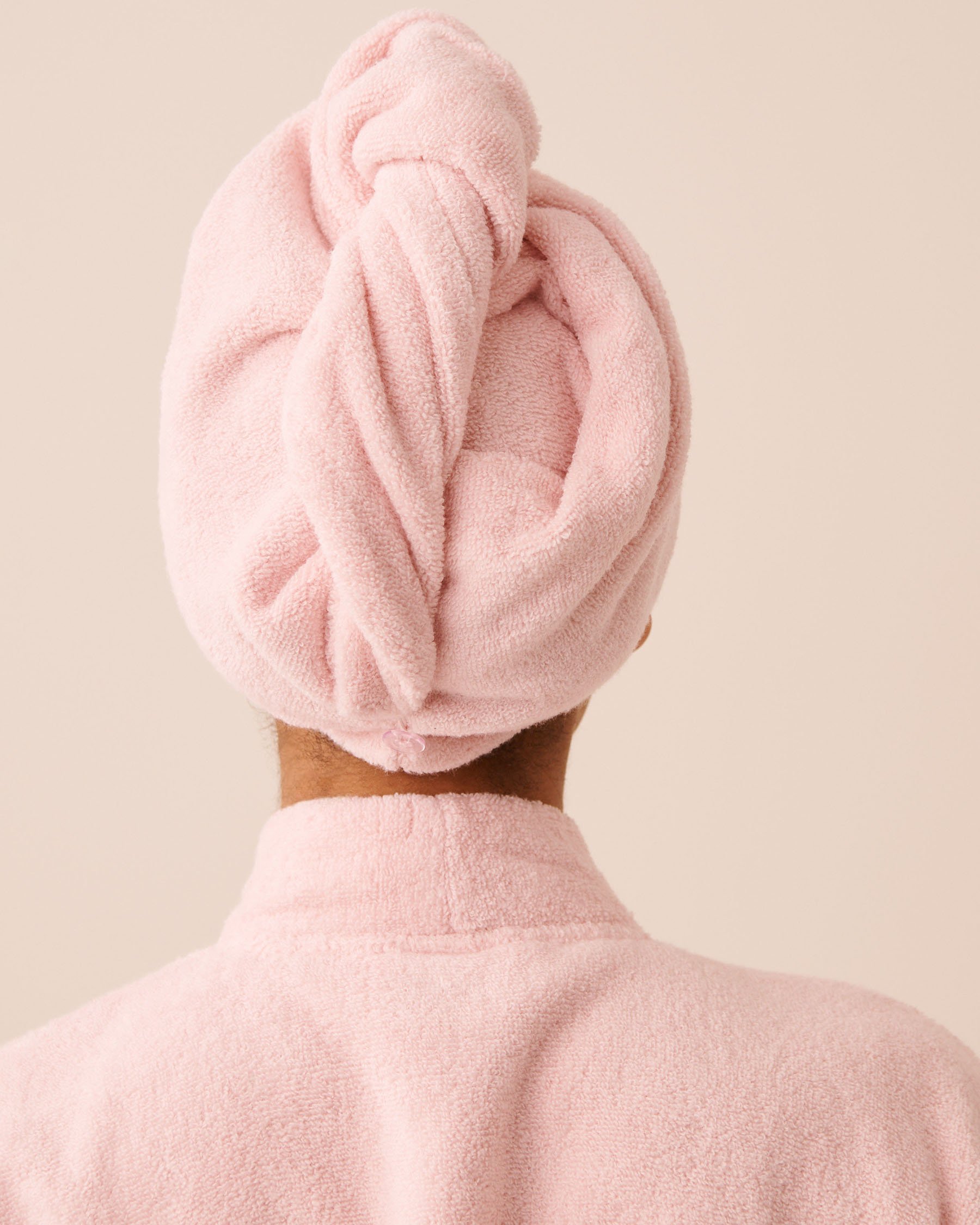 LA VIE EN ROSE Ensemble peignoir en ratine et serviette pour cheveux Rose 40600230 - Voir7