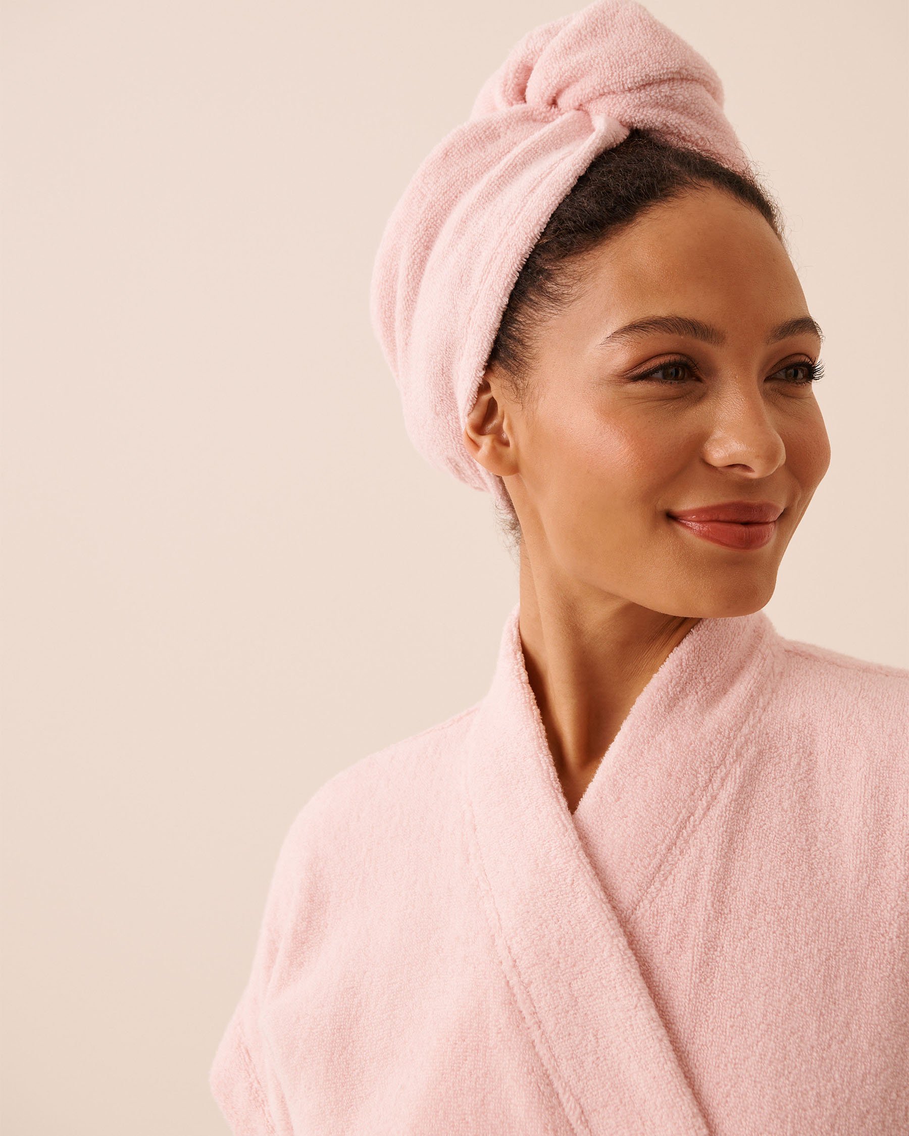 LA VIE EN ROSE Ensemble peignoir en ratine et serviette pour cheveux Rose 40600230 - Voir8
