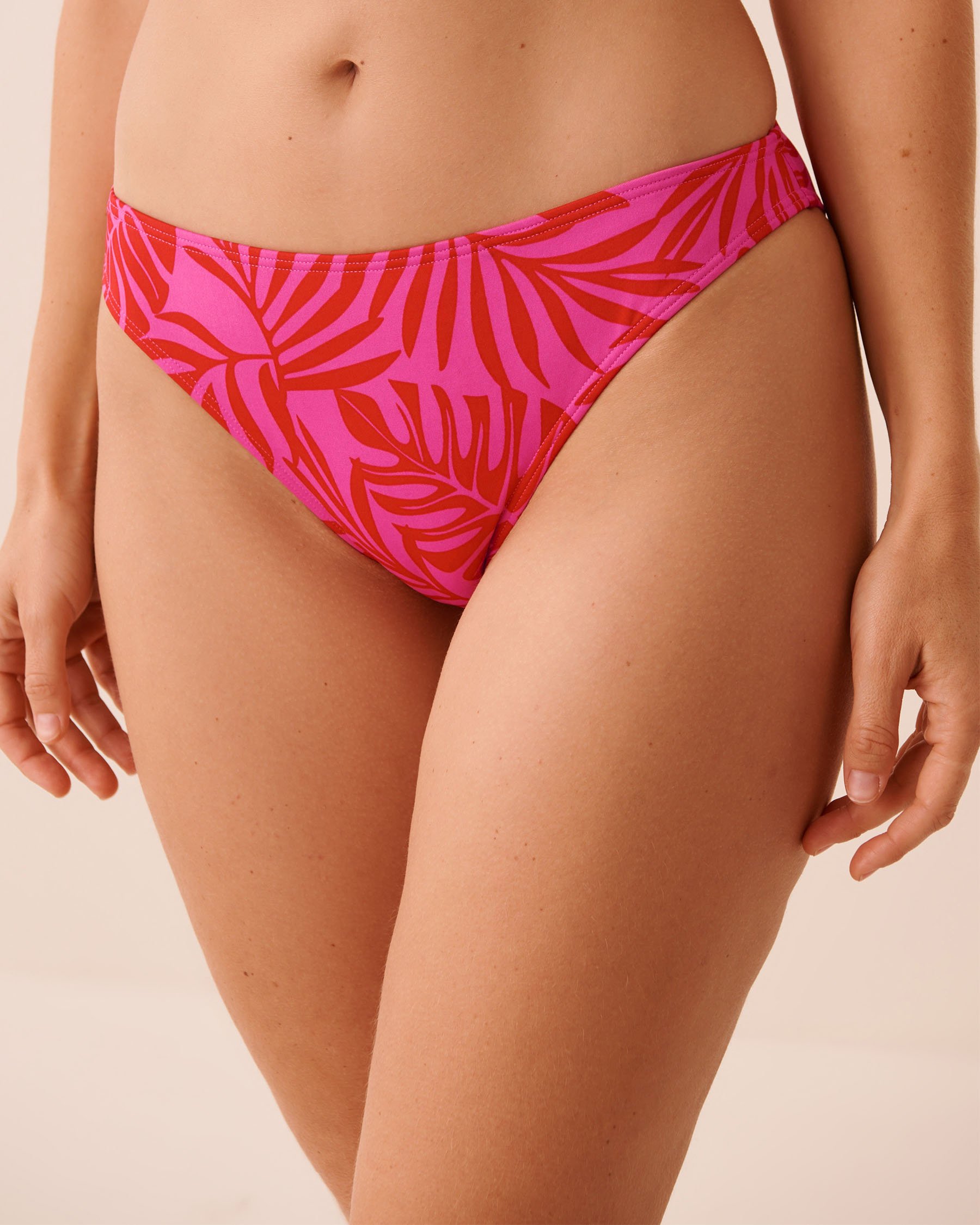 LA VIE EN ROSE AQUA TROPICAL FUCHSIA Low Waist Brazilian Bikini Bottom Tropical Fuchsia 70300859 - View1