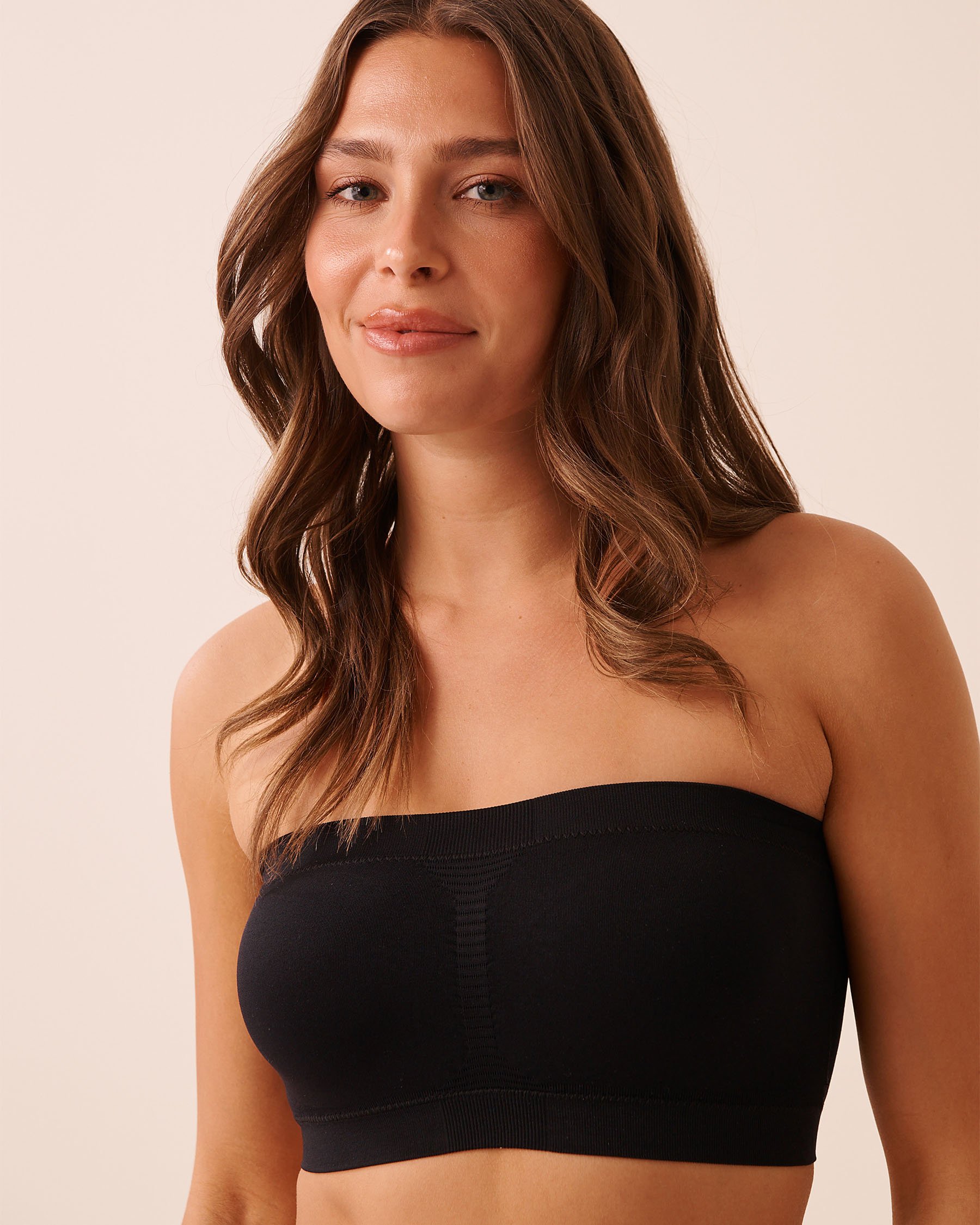 LA VIE EN ROSE Bandeau Seamless Bra Black 10200600 - View1