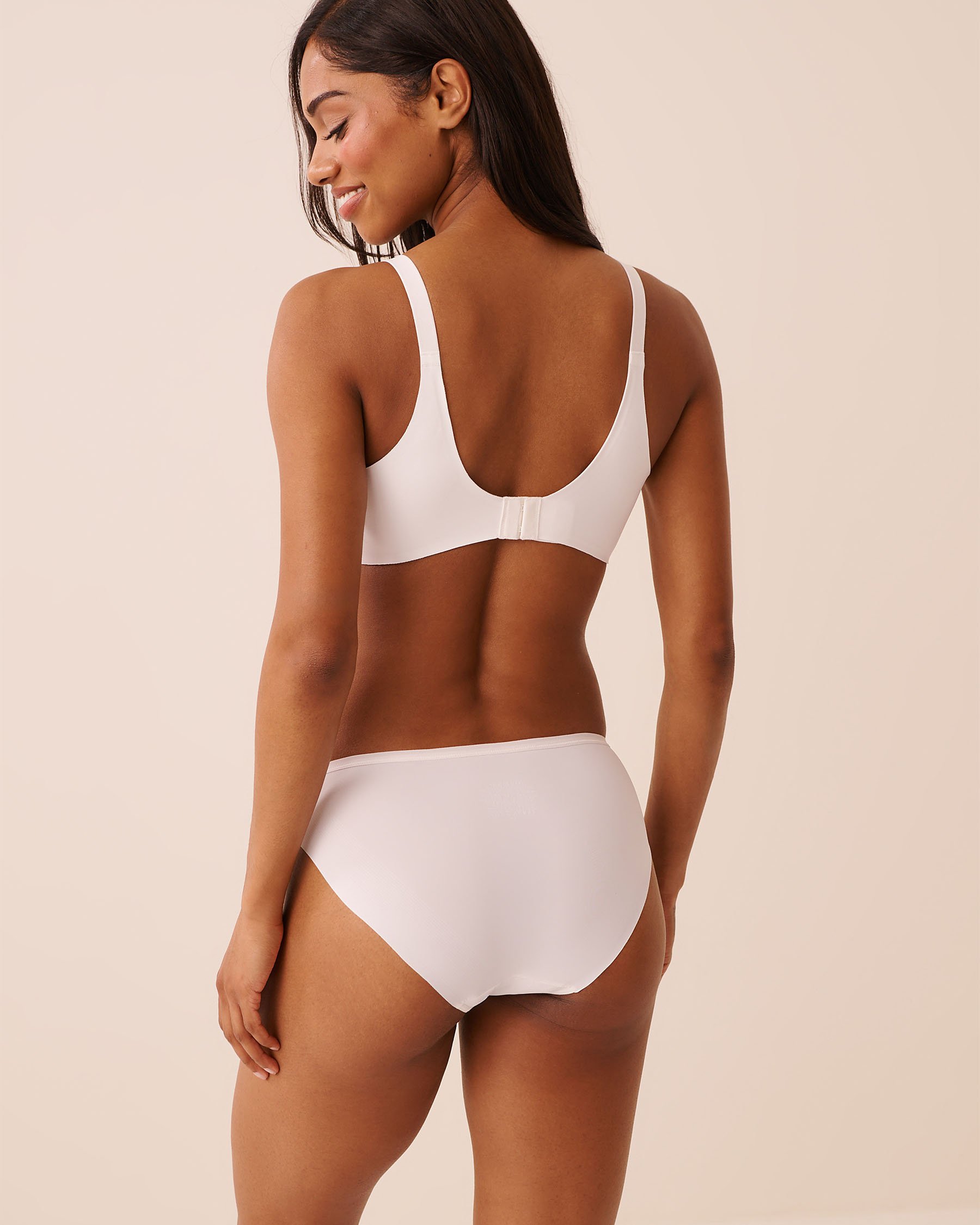 LA VIE EN ROSE Lightly Lined Sleek Back Bra White/Pink Flowers 10200615 - View2