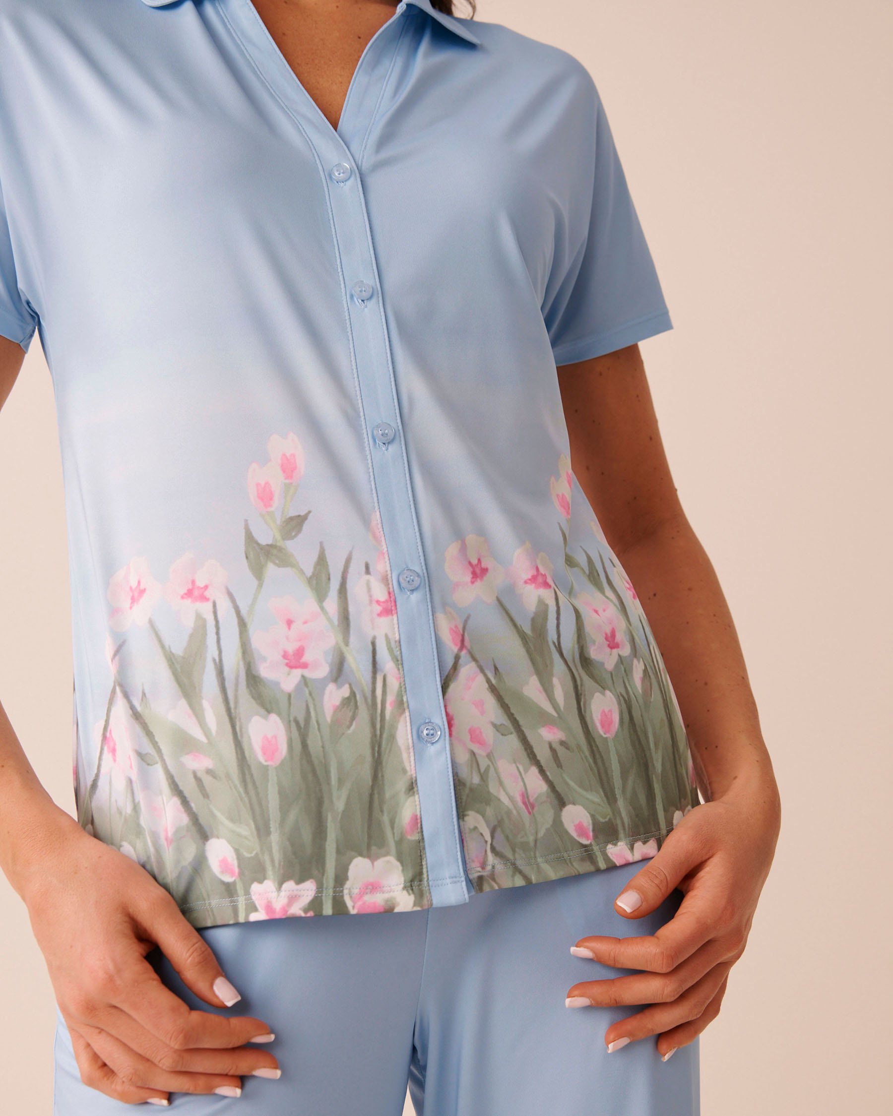 LA VIE EN ROSE Flower Field Print Short Sleeve Button-down Shirt Flower Field 60100192 - View3