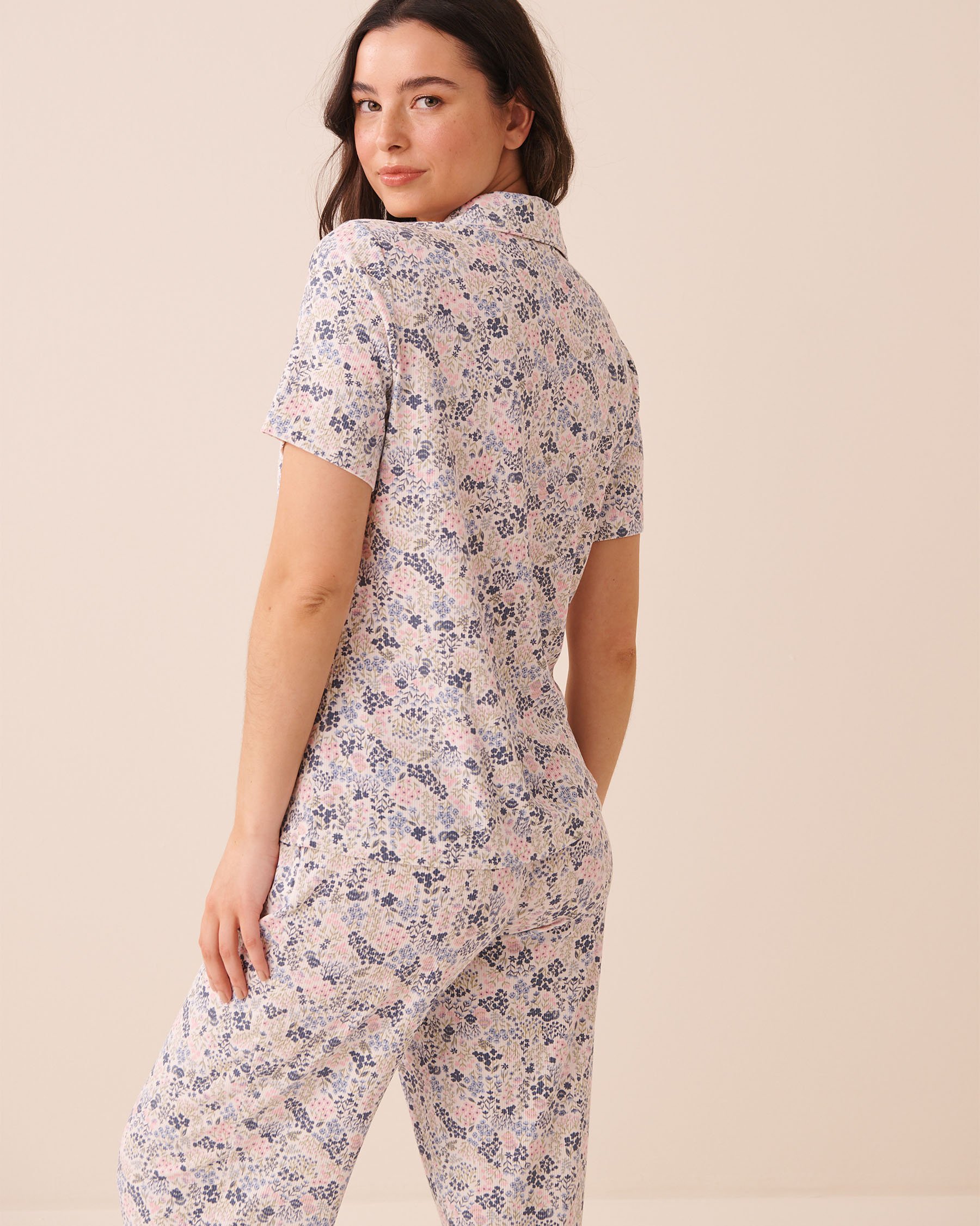 LA VIE EN ROSE Ribbed Modal Short Sleeve Button-down Shirt Blue Flowers 60100197 - View2