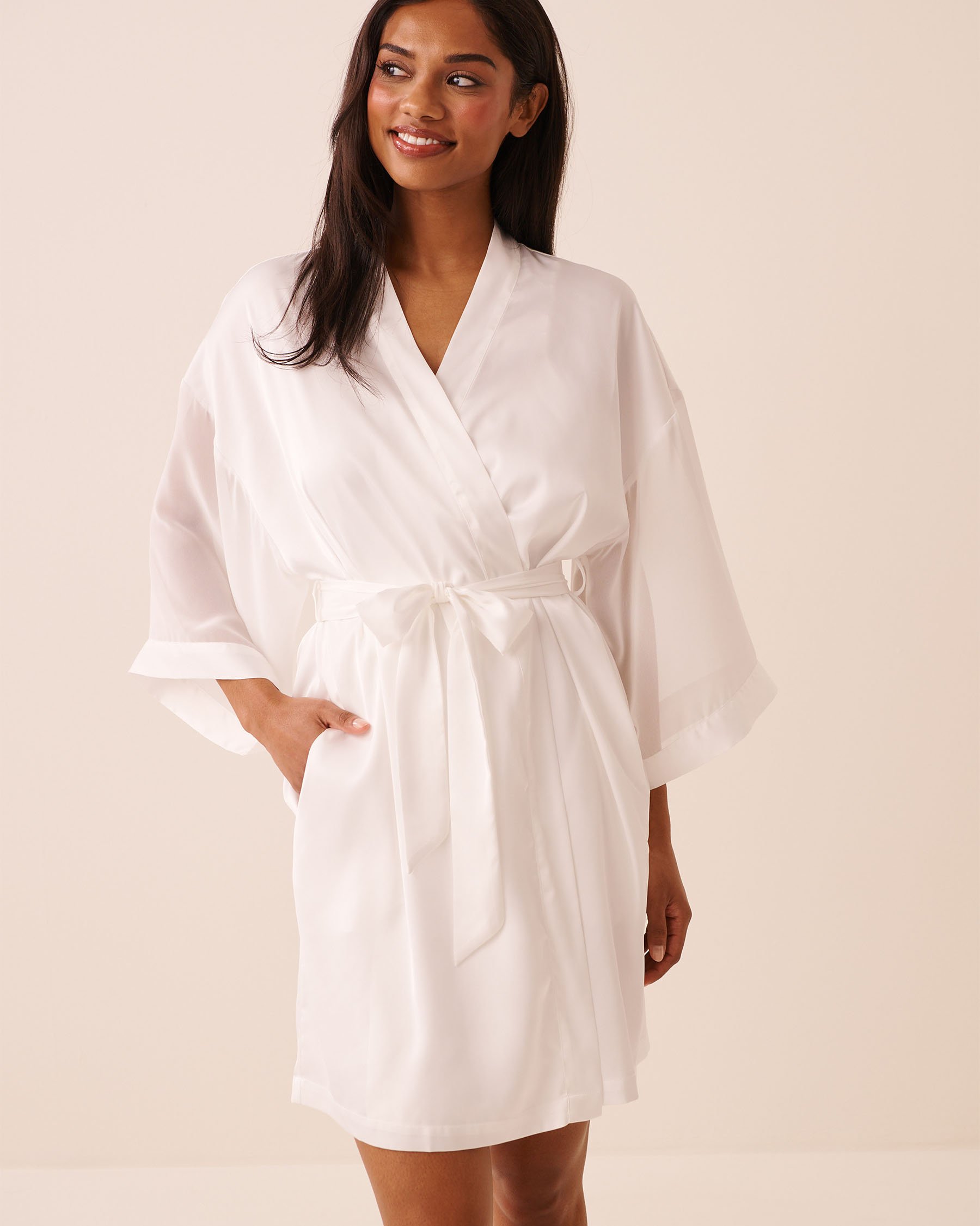 LA VIE EN ROSE Satin and Chiffon Kimono White 60600121 - View3