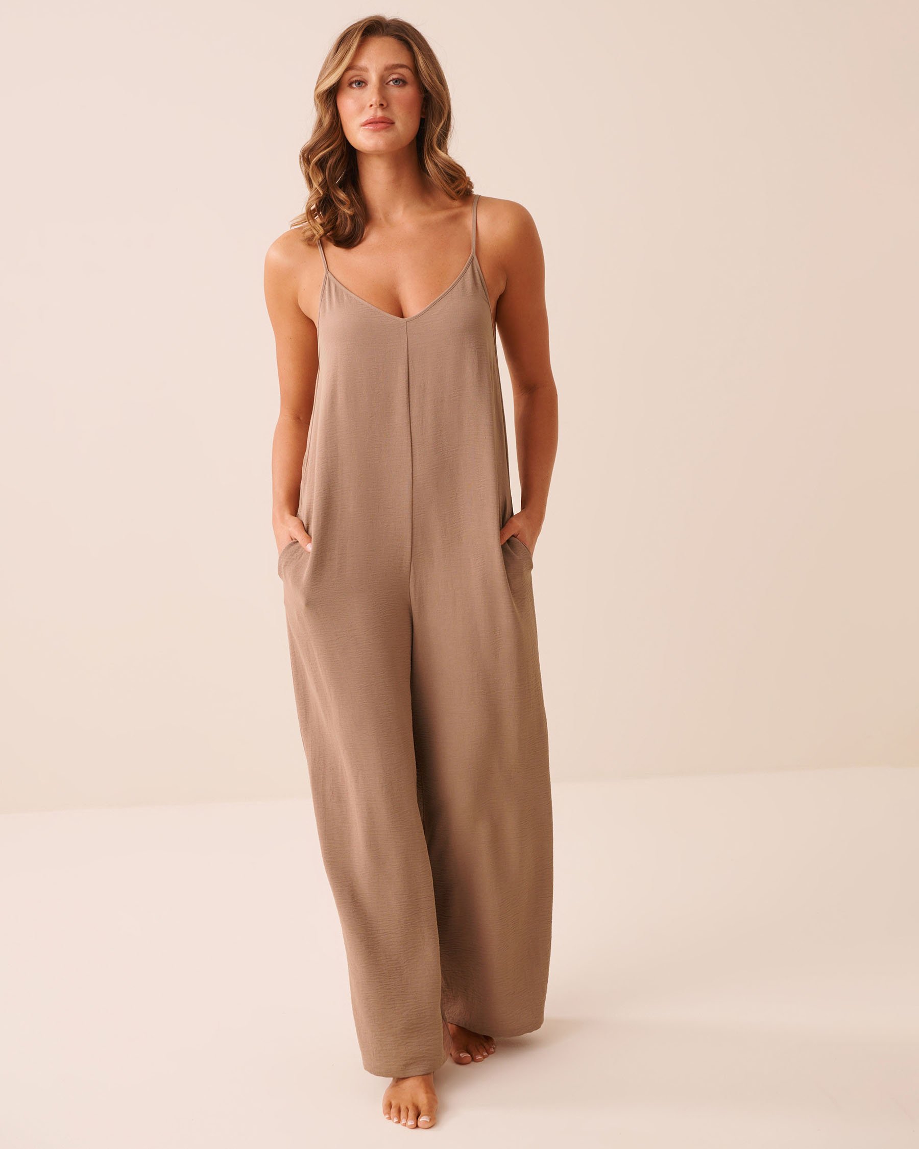 LA VIE EN ROSE Wide Leg Crinkle Jumpsuit Light Brown 50300012 - View4