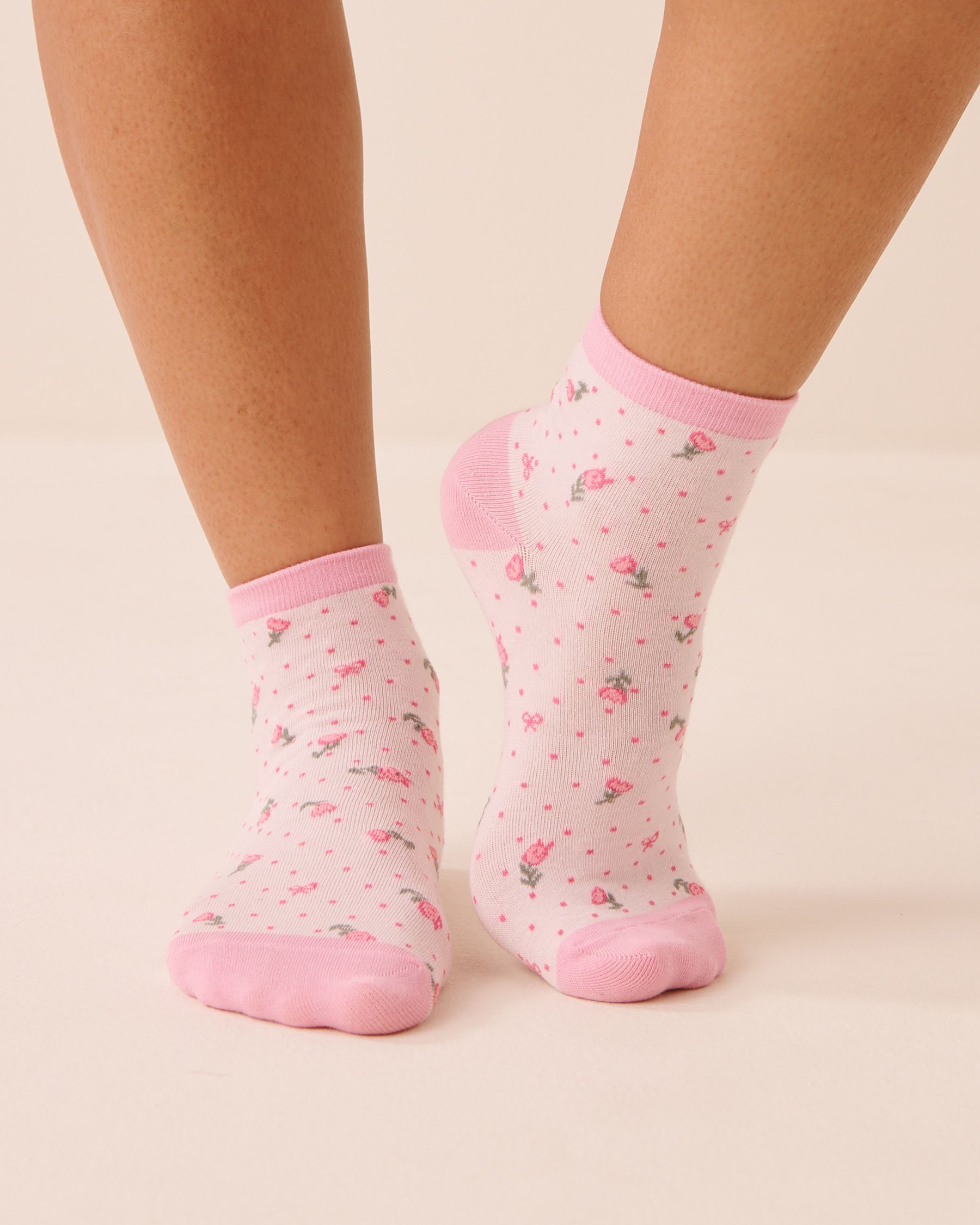 LA VIE EN ROSE Finely Ribbed Floral Socks Pink/Flowers 40700476 - View1
