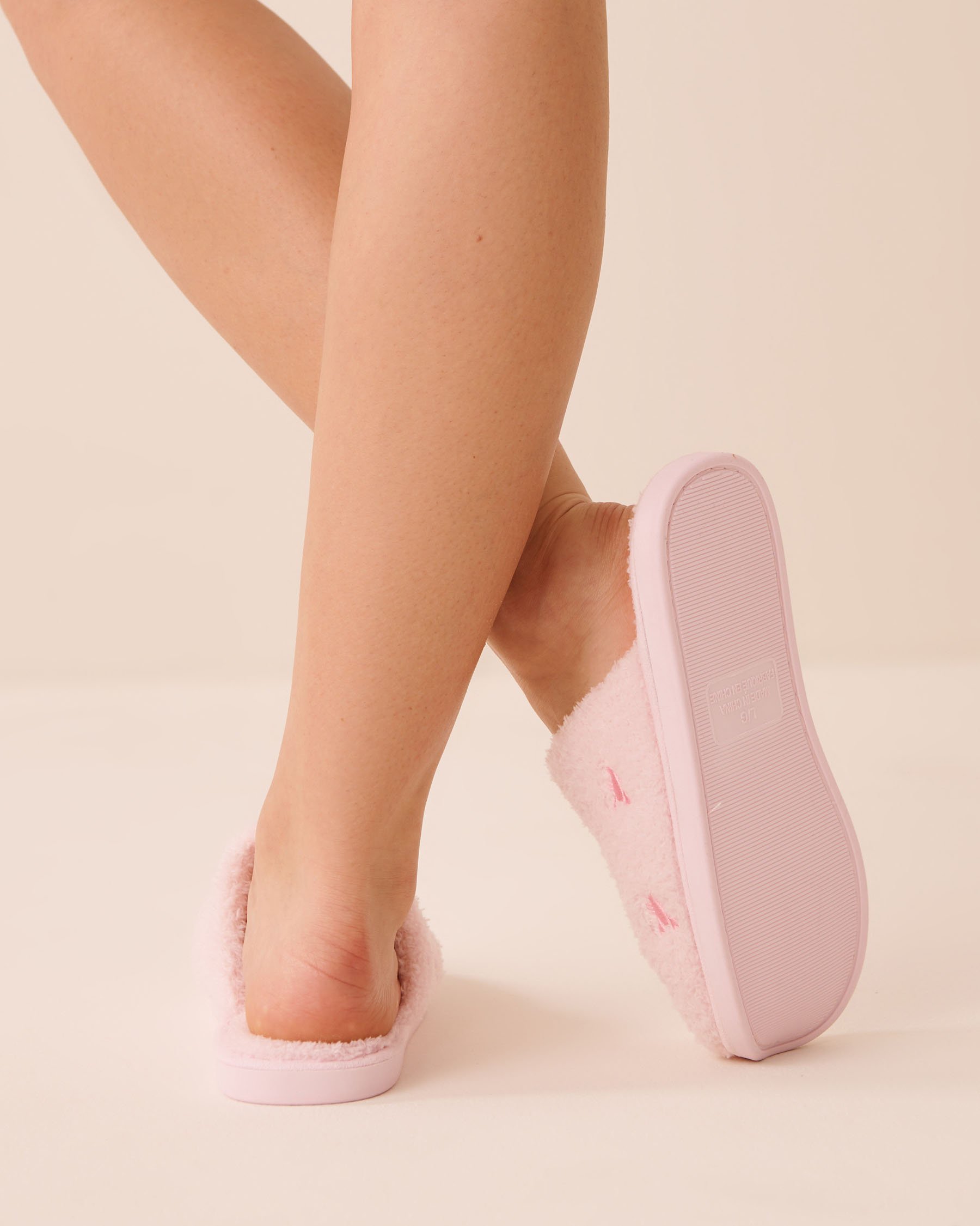 LA VIE EN ROSE Lobster Embroidered Curly Fur Slippers Pink 40700474 - View2