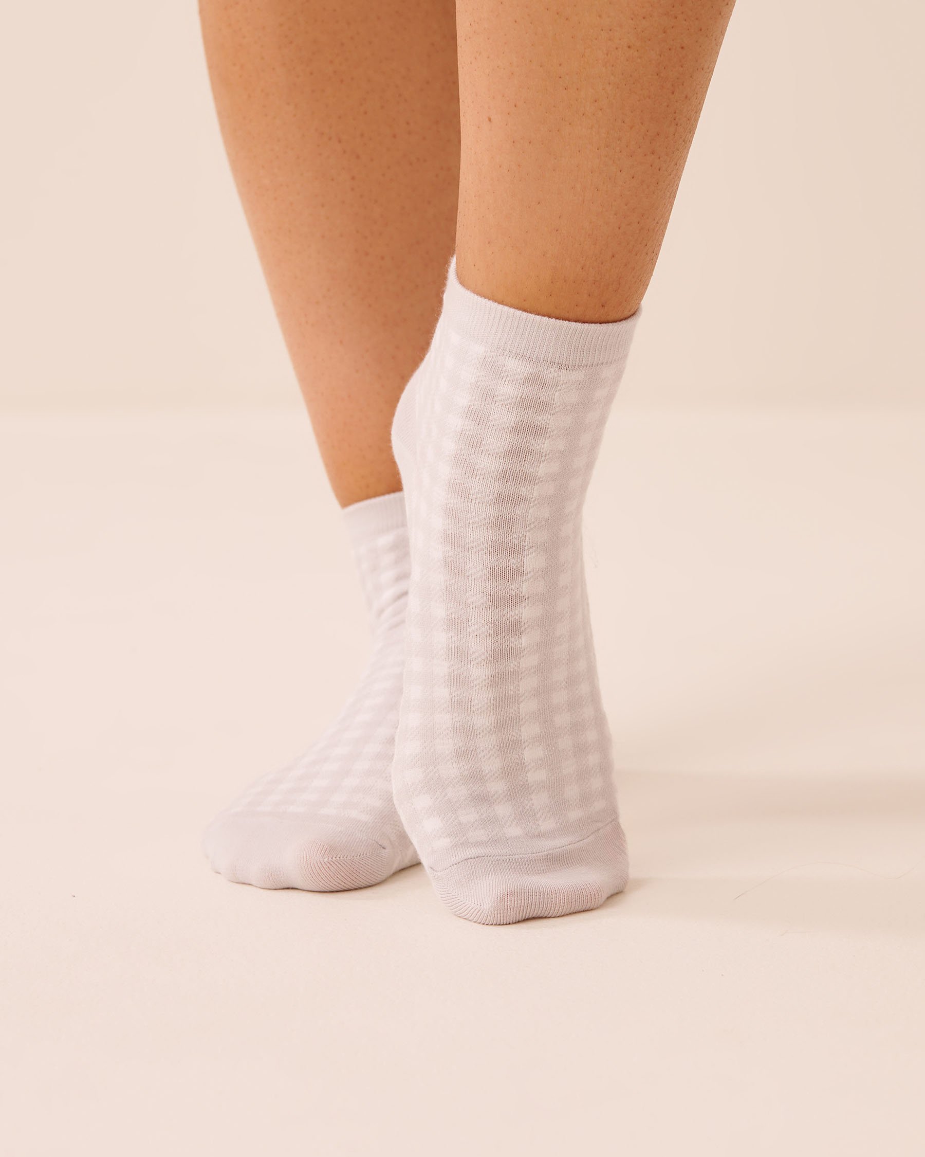 LA VIE EN ROSE Ribbed Socks Grey Gingham 40700469 - View1