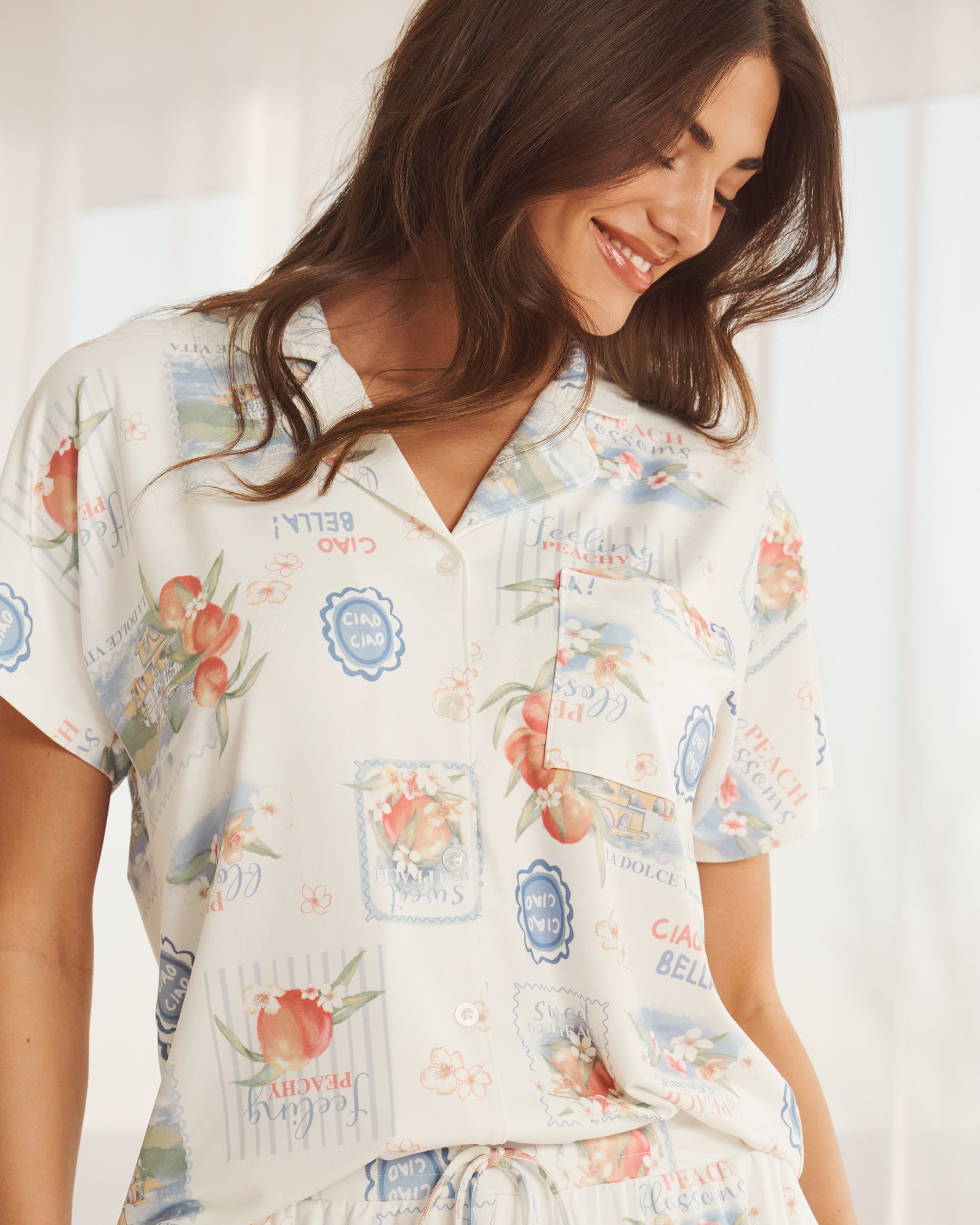 LA VIE EN ROSE Dolce Vita Print Super Soft Short Sleeve Button-down Shirt White/Peaches 40100867 - View3