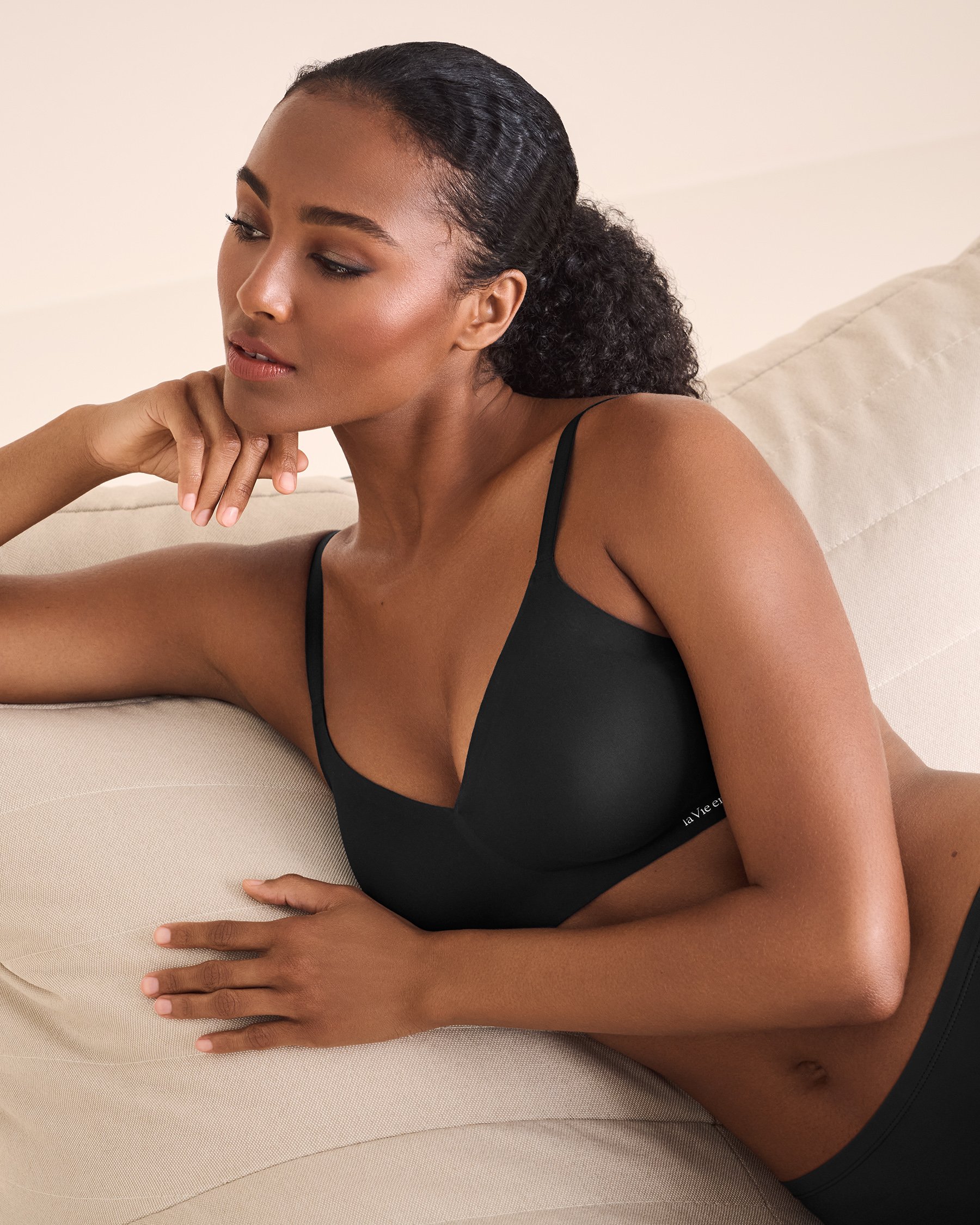 LA VIE EN ROSE Push-up Lounge Bralette Black 569-113-0-00 - View2