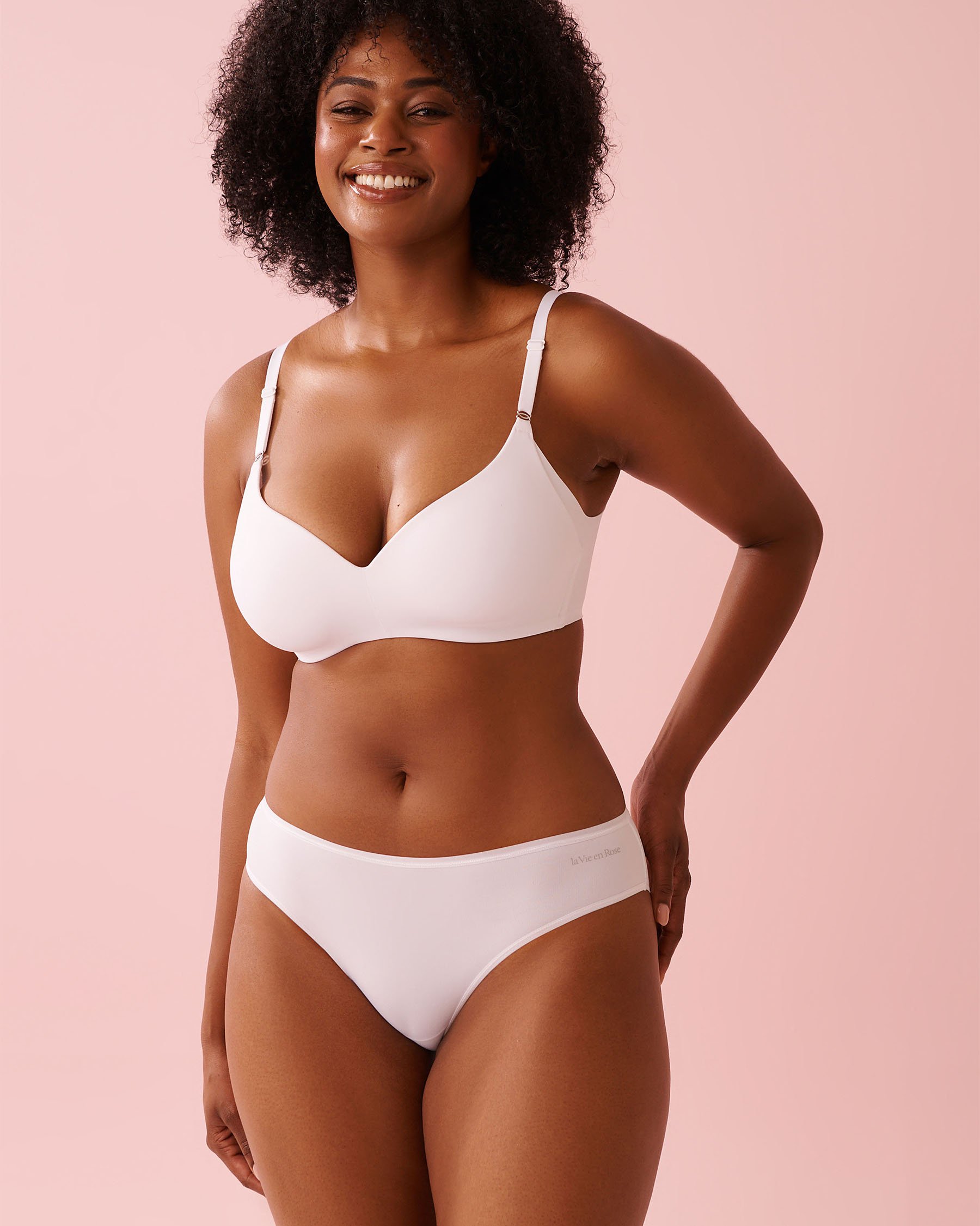 LA VIE EN ROSE Lightly Lined Wireless Sleek Back Bra White 169-113-2-00 - View1