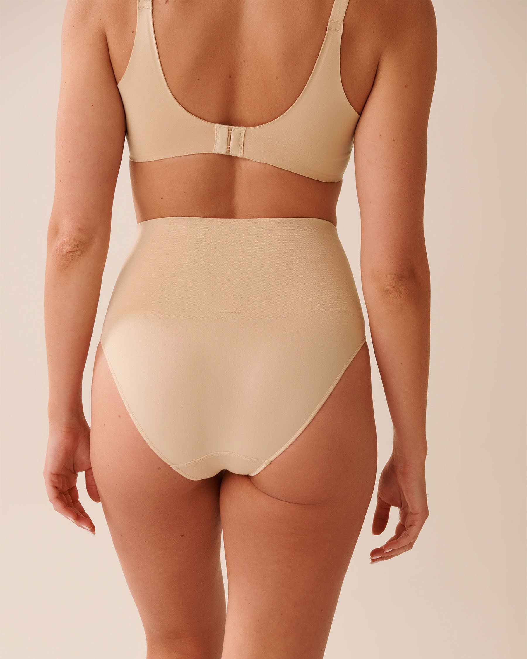 LA VIE EN ROSE Light Support Seamless Fabric High Waist Shaper Bikini Hazelnut 30200007 - View2