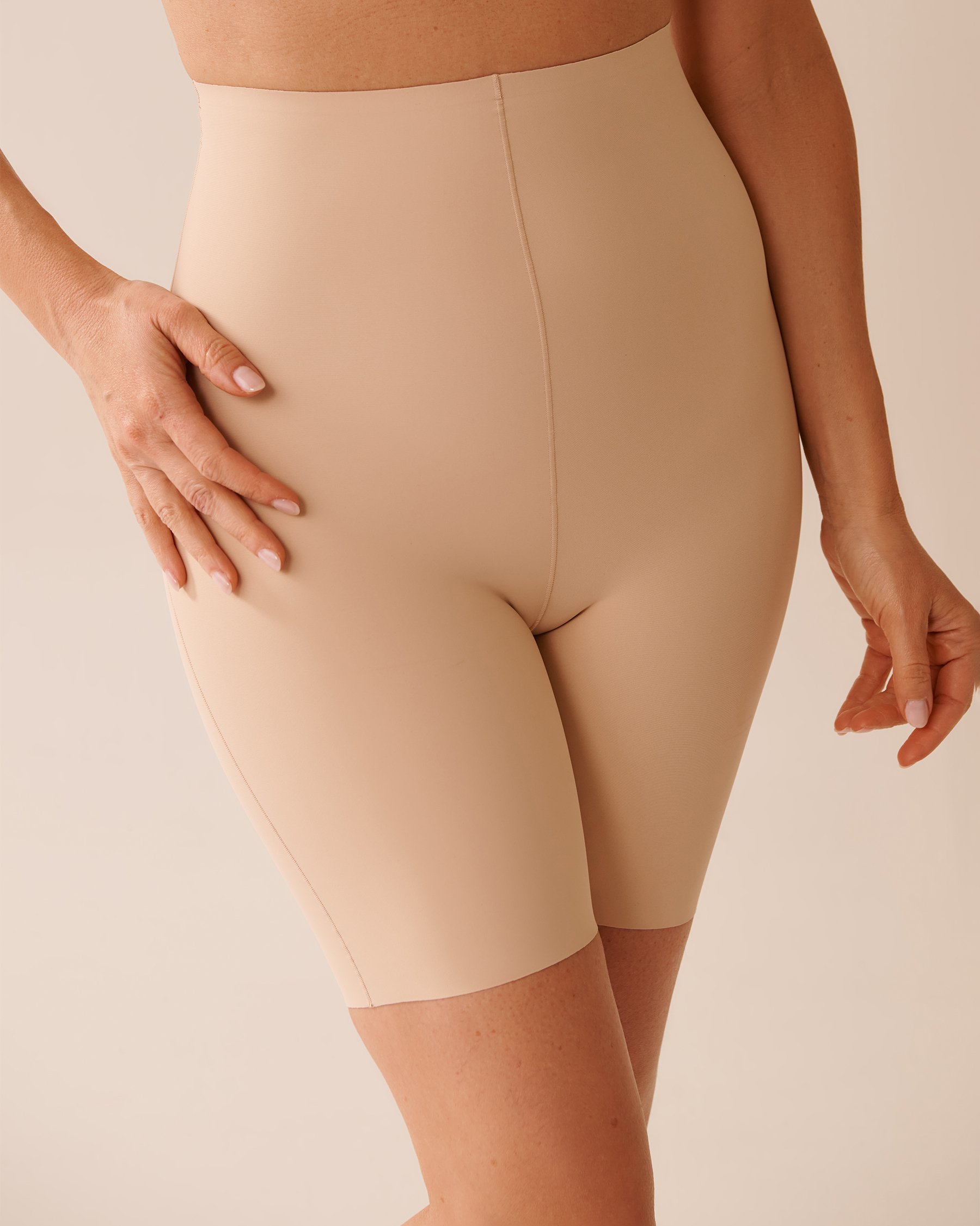 LA VIE EN ROSE Medium Support Microfiber High Waist Mid-Thigh Shaper Shorts Hazelnut 30200005 - View4