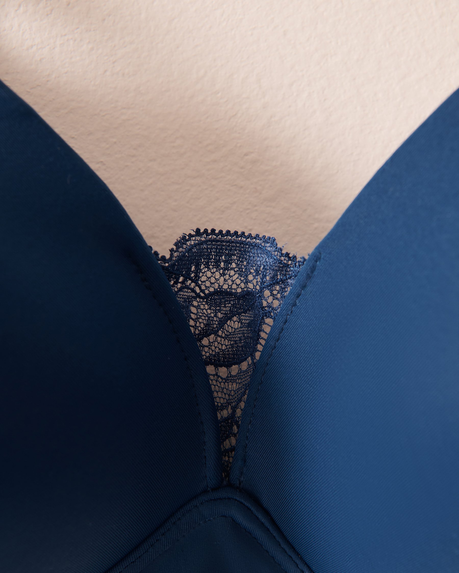 LA VIE EN ROSE Lightly Lined Wireless Mastectomy Bra Dark Blue 10200374 - View4