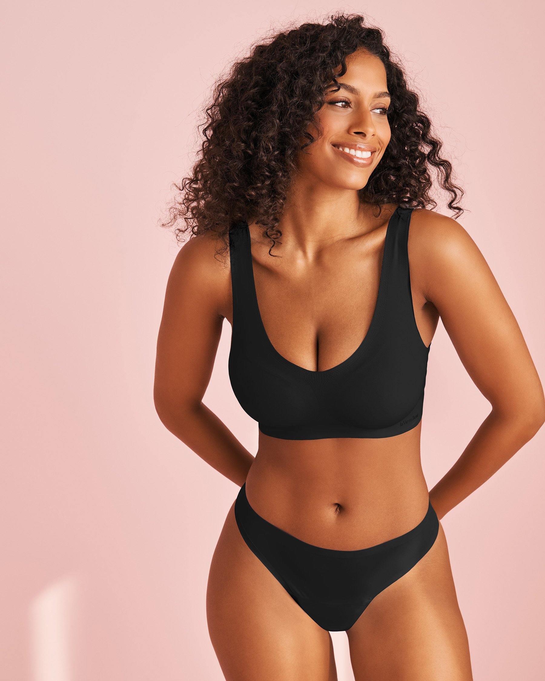 LA VIE EN ROSE Light Absorbency Thong Period Panty Black 20400012 - View1