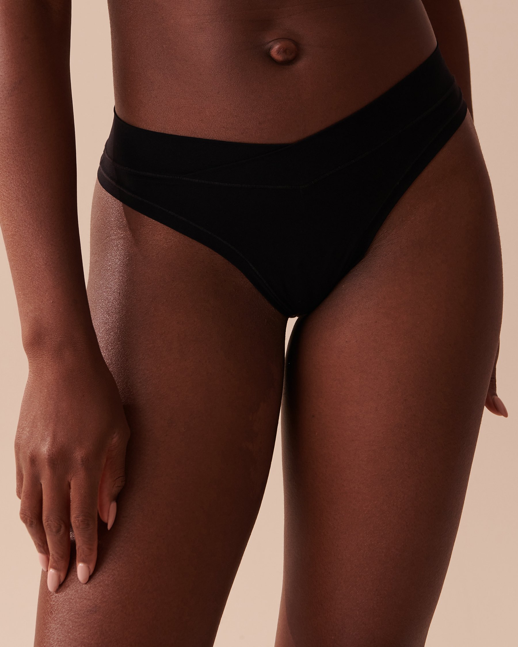 LA VIE EN ROSE Lot de 5 culottes tanga fit parfait Noir/Ombre grise 20200474 5PK - Voir4