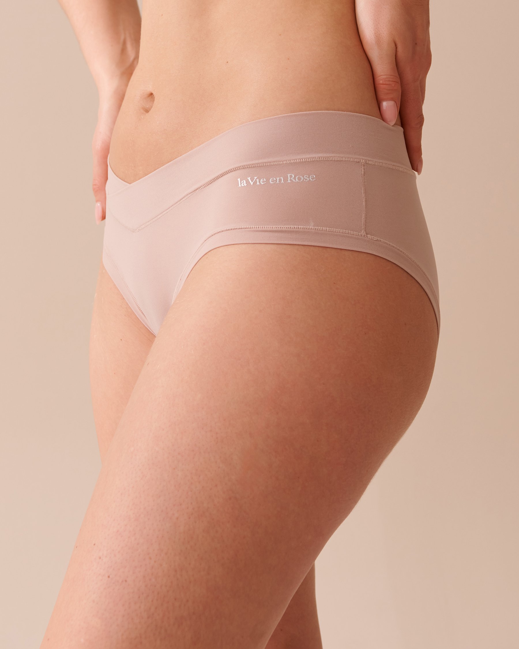 LA VIE EN ROSE Perfect Fit Hiphugger Panty Shadow Grey 20200476 - View1