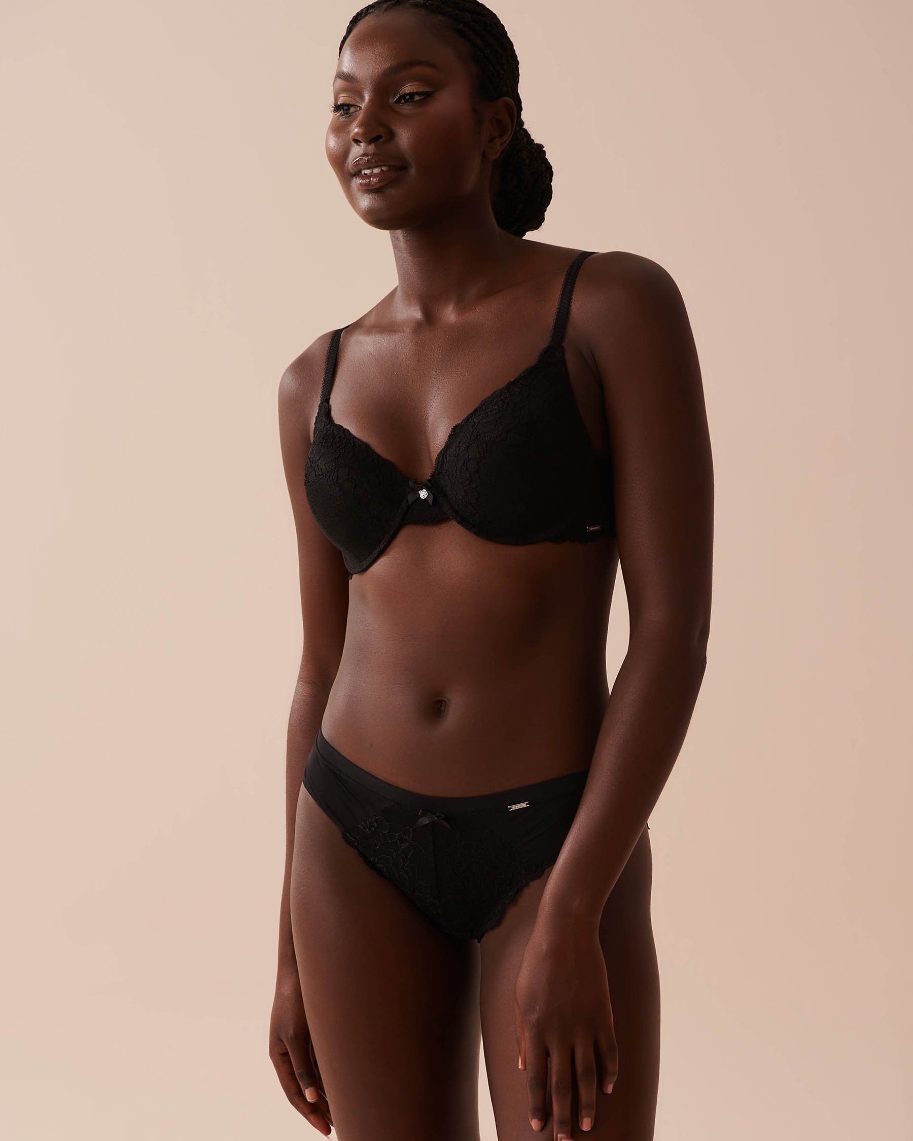 LA VIE EN ROSE Microfiber and Lace Bikini Panty Black 618-122-3-00 - View3