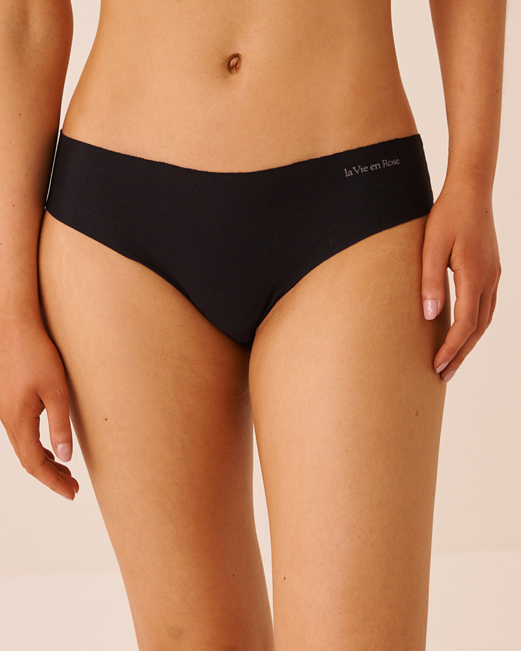 LA VIE EN ROSE Cotton Invisible Cheeky Panty Black 20100814 - View1