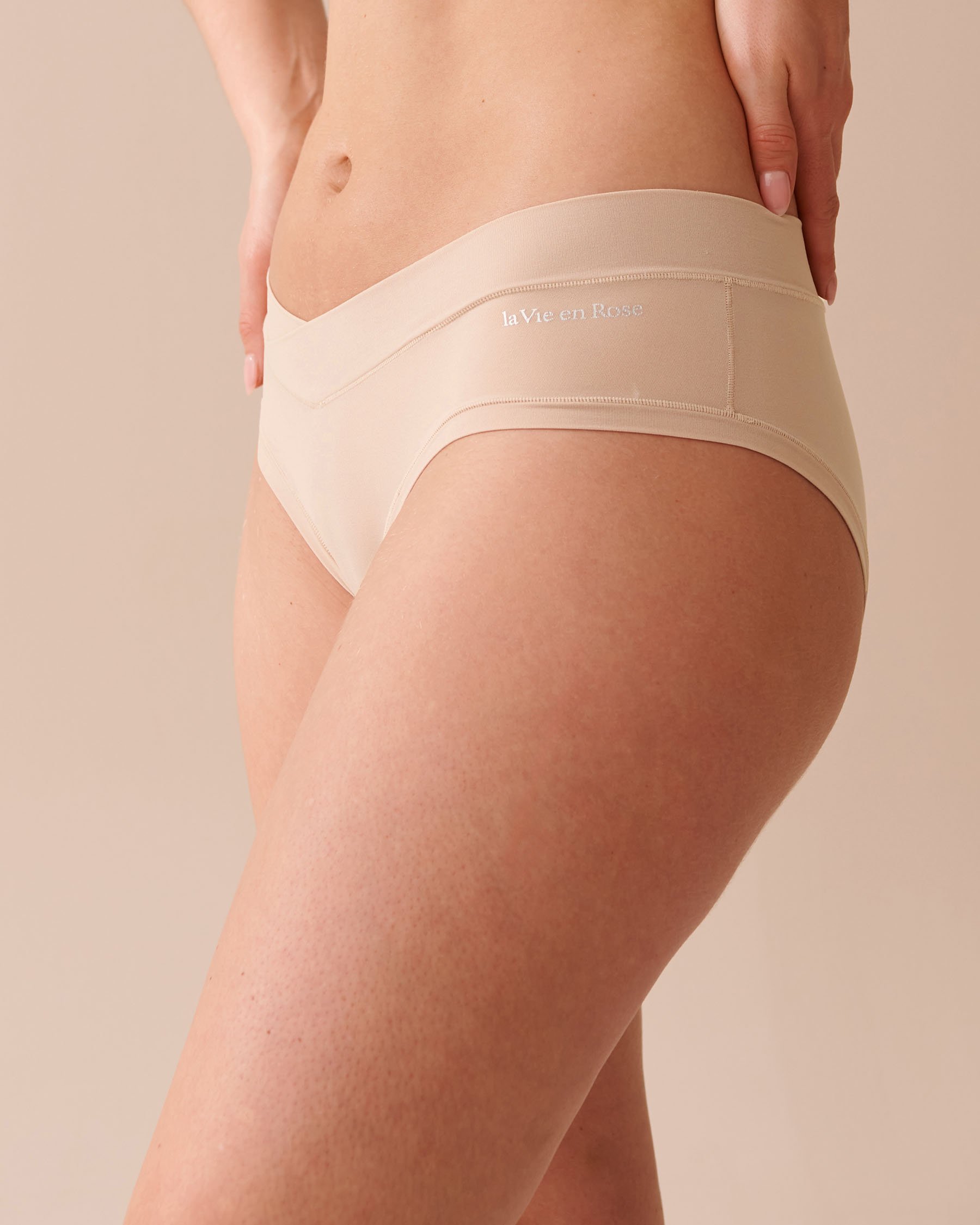 LA VIE EN ROSE Perfect Fit Hiphugger Panty Hazelnut 20200476 - View1