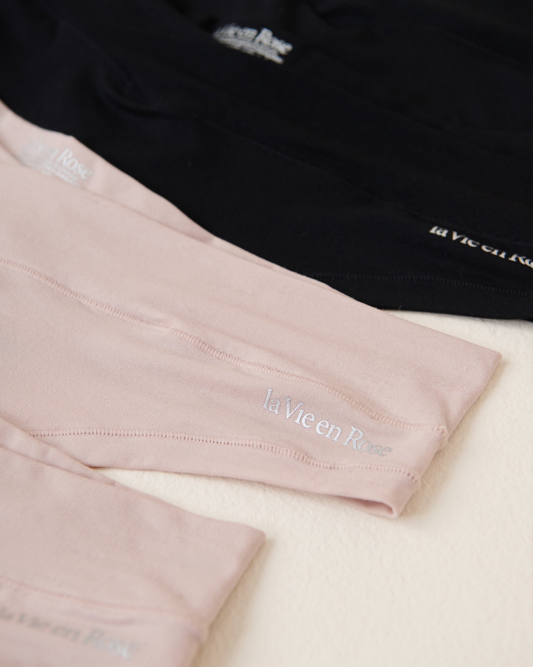 LA VIE EN ROSE Lot de 5 culottes tanga fit parfait Noir/Ombre grise 20200474 5PK - Voir3