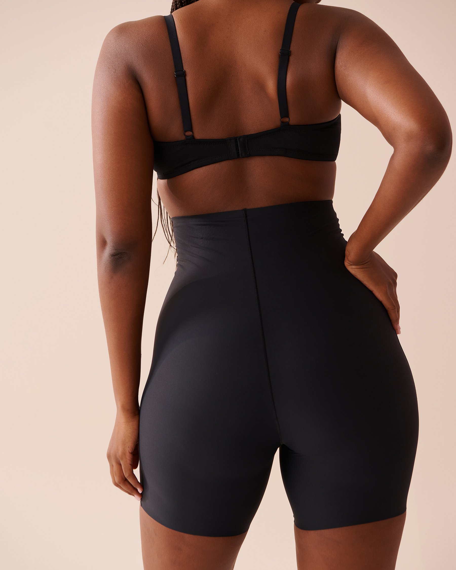 LA VIE EN ROSE Medium Support Microfiber High Waist Mid-Thigh Shaper Shorts Black 30200005 - View5