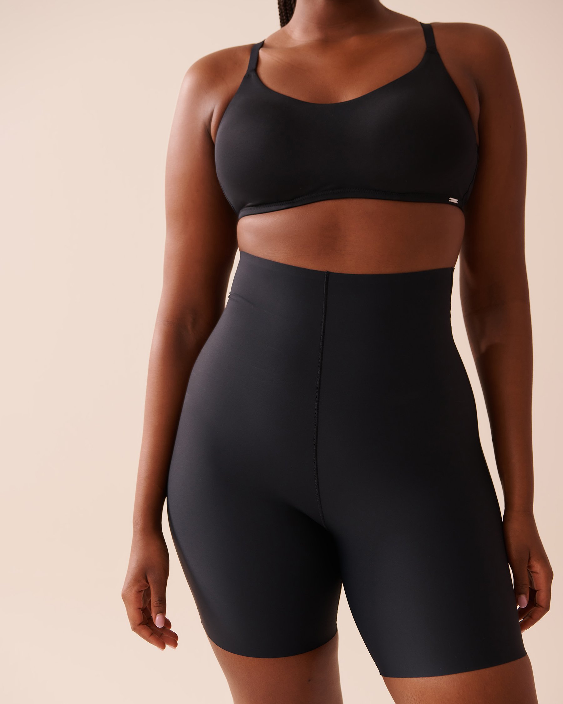 LA VIE EN ROSE Medium Support Microfiber High Waist Mid-Thigh Shaper Shorts Black 30200005 - View3