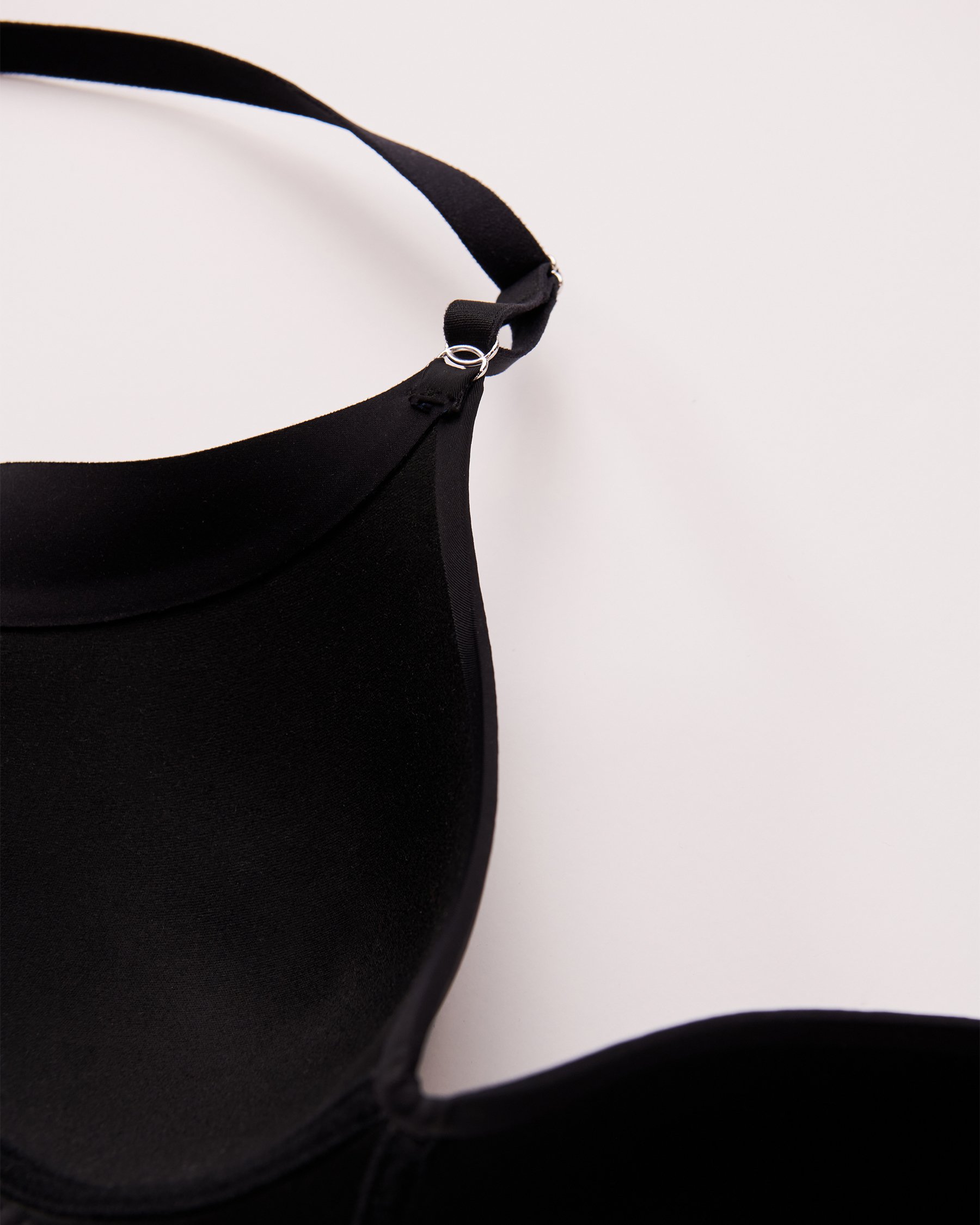 LA VIE EN ROSE Lightly Lined Wireless Sleek Back Bra Black 169-113-2-00 - View10