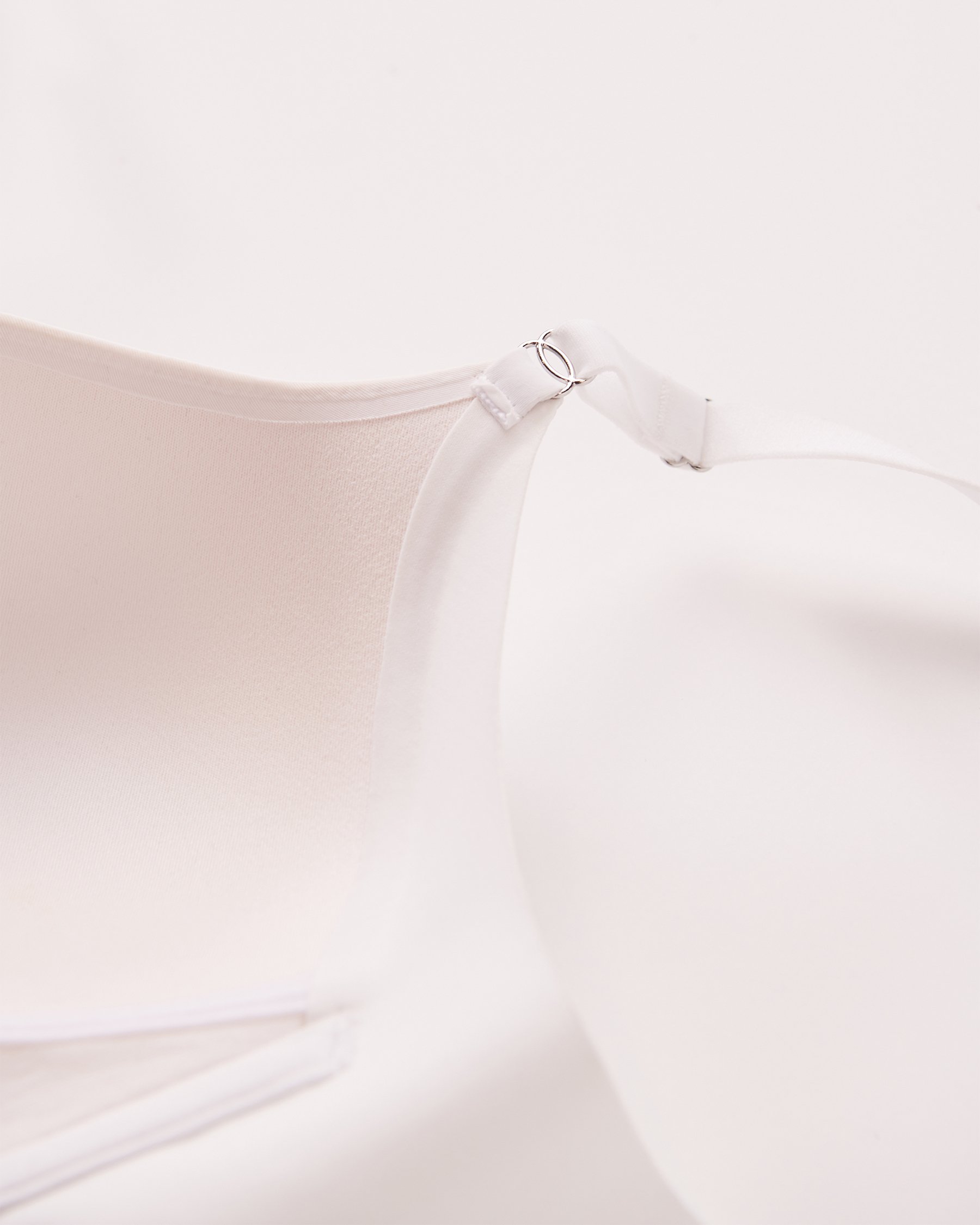 LA VIE EN ROSE Lightly Lined Wireless Sleek Back Bra White 169-113-2-00 - View5