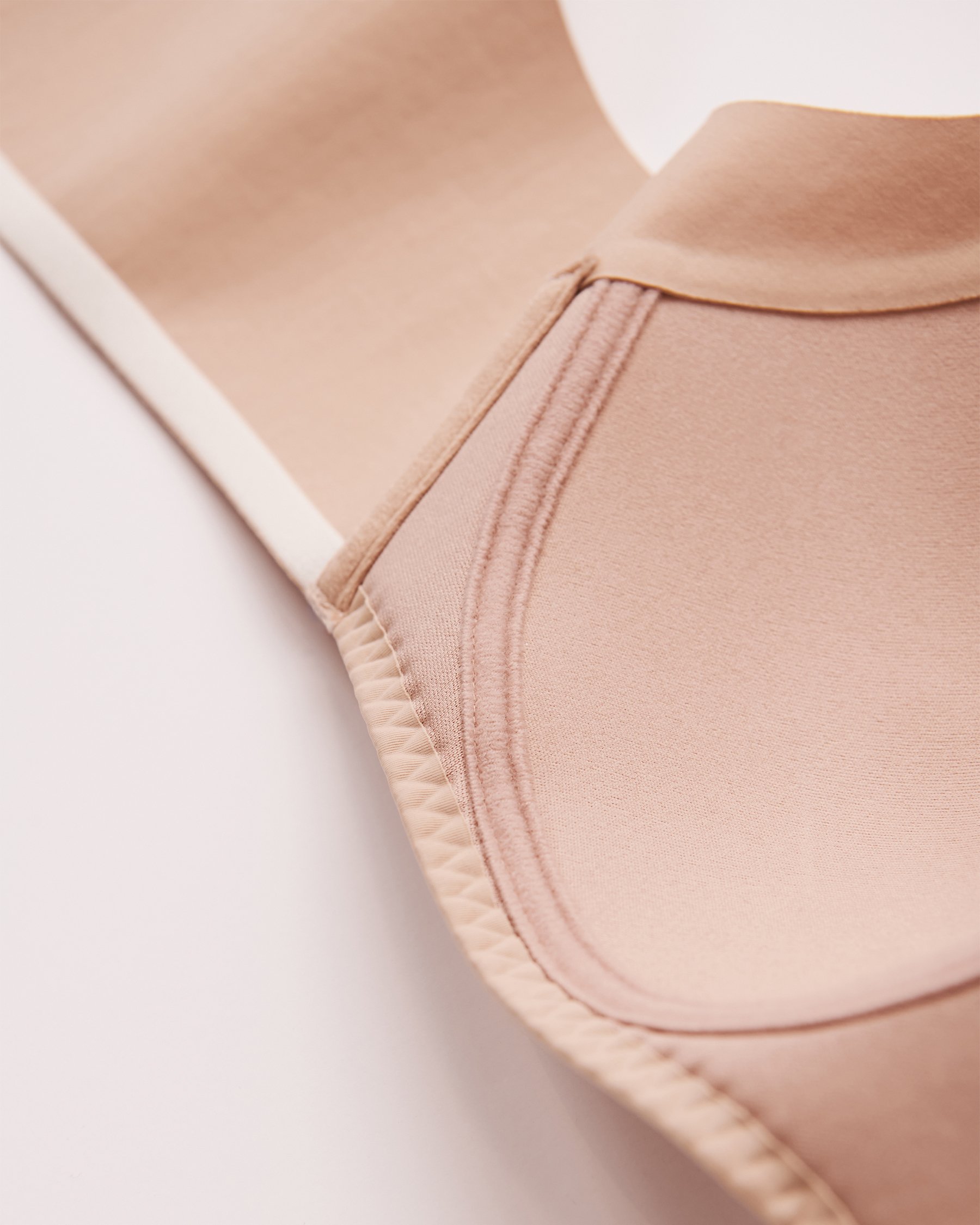 LA VIE EN ROSE Lightly Lined Wireless Sleek Back Bra Latte 169-113-2-00 - View6