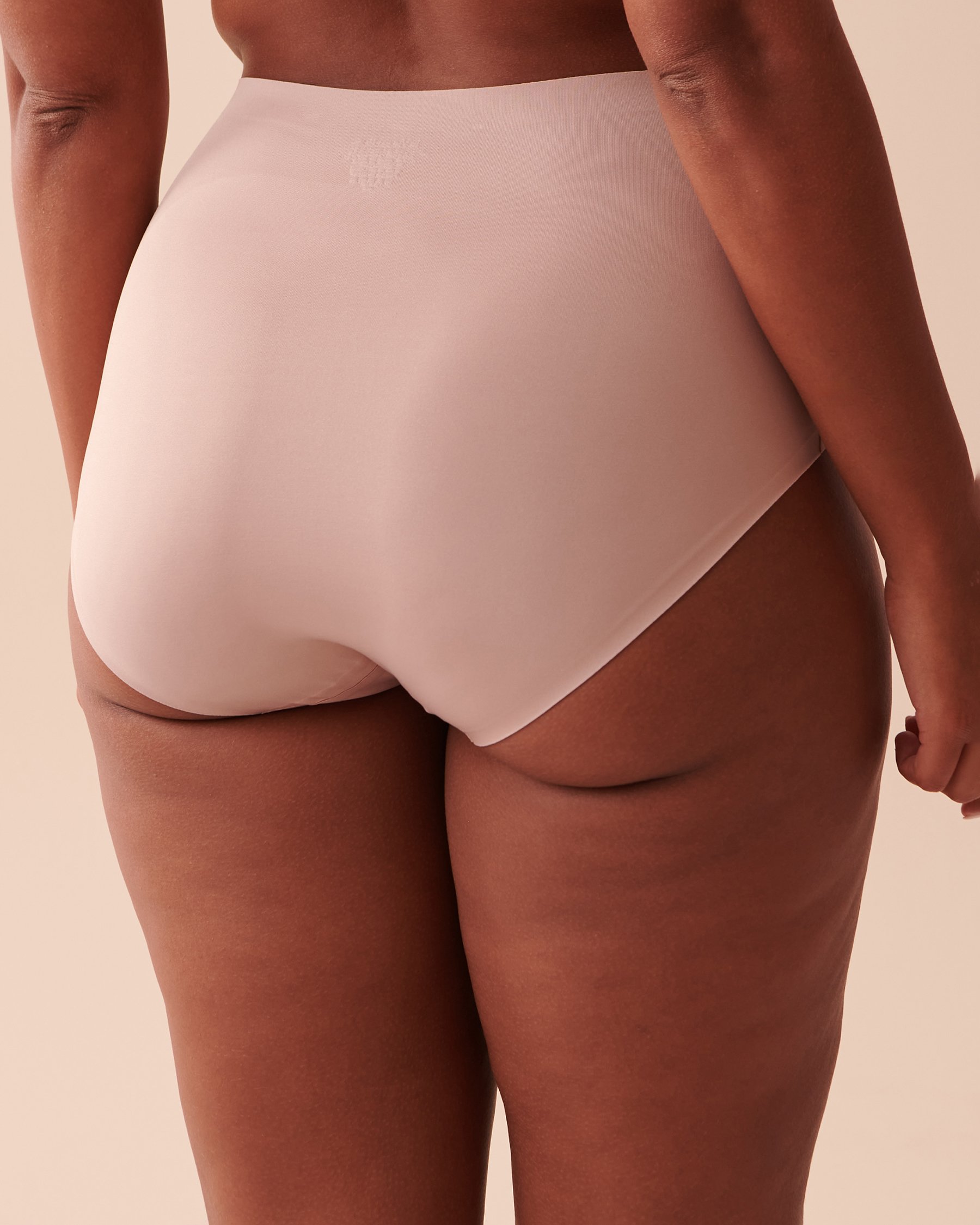 LA VIE EN ROSE Microfiber Bonded High Waist Bikini Panty Shadow Grey 20300125 - View2