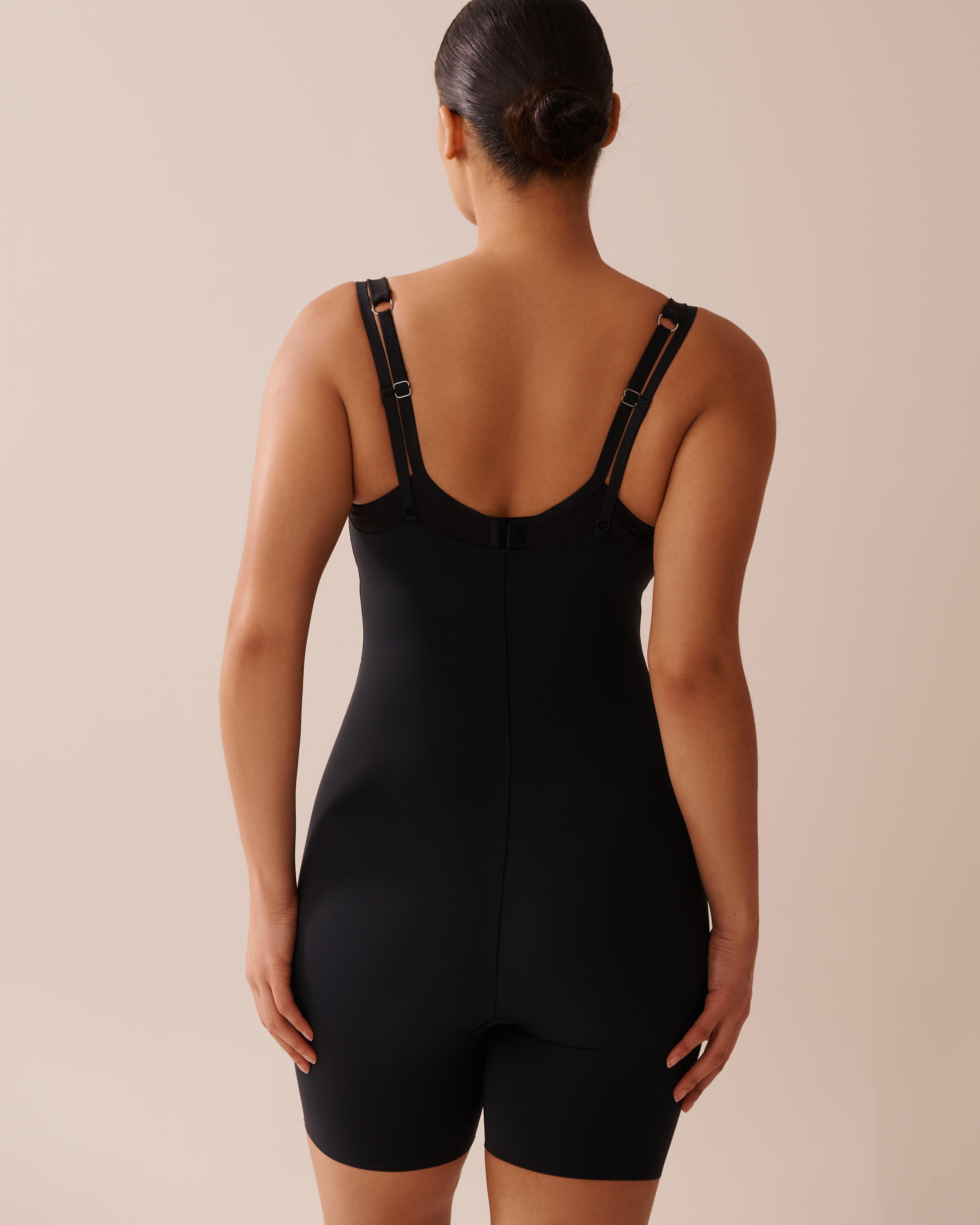 LA VIE EN ROSE Medium Support Microfiber Mid-Thigh Open Bust Shaper Bodysuit Black 30300003 - View4