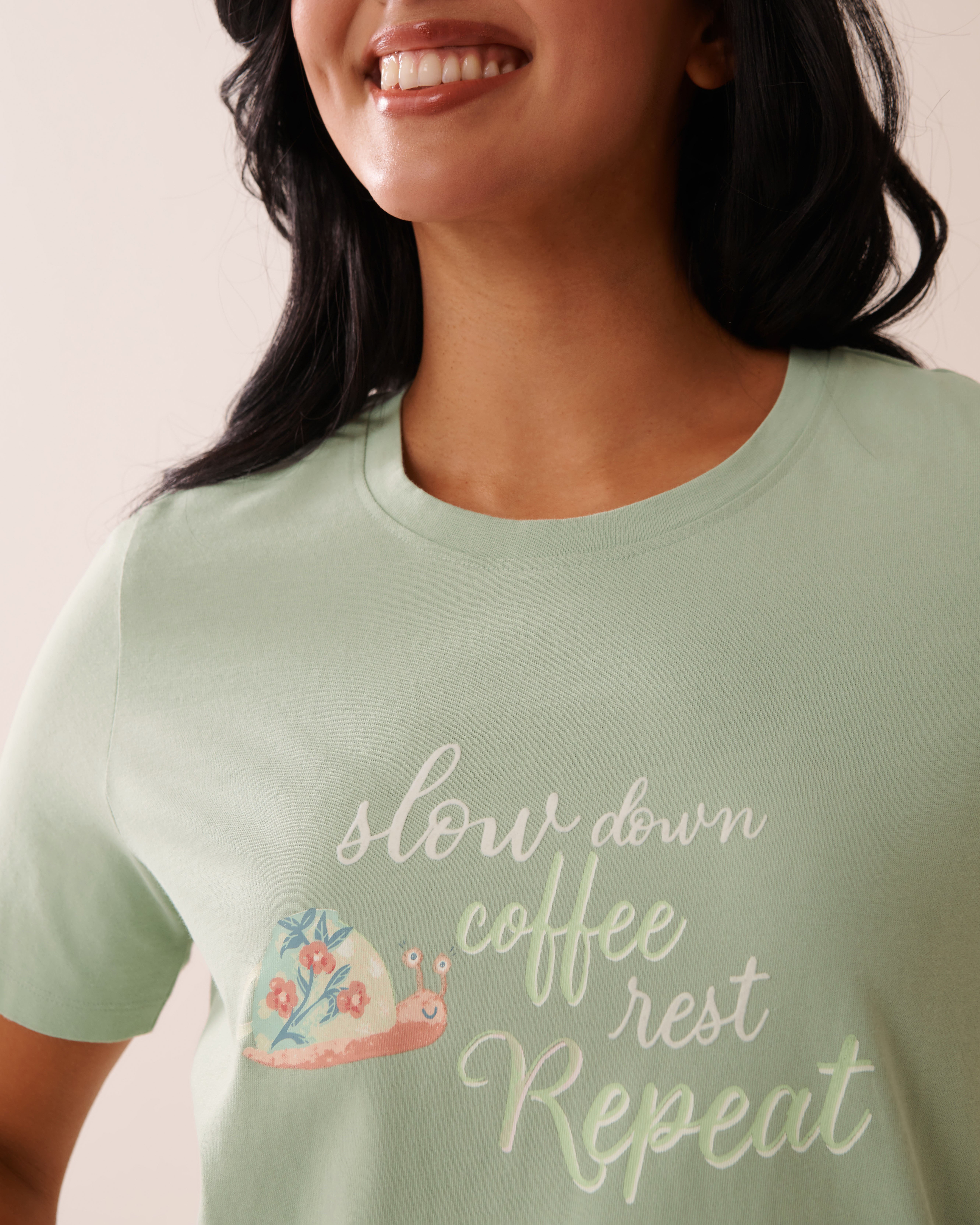 LA VIE EN ROSE Chemise de nuit en coton imprimé escargot Vert glacé 40500427 - Voir3