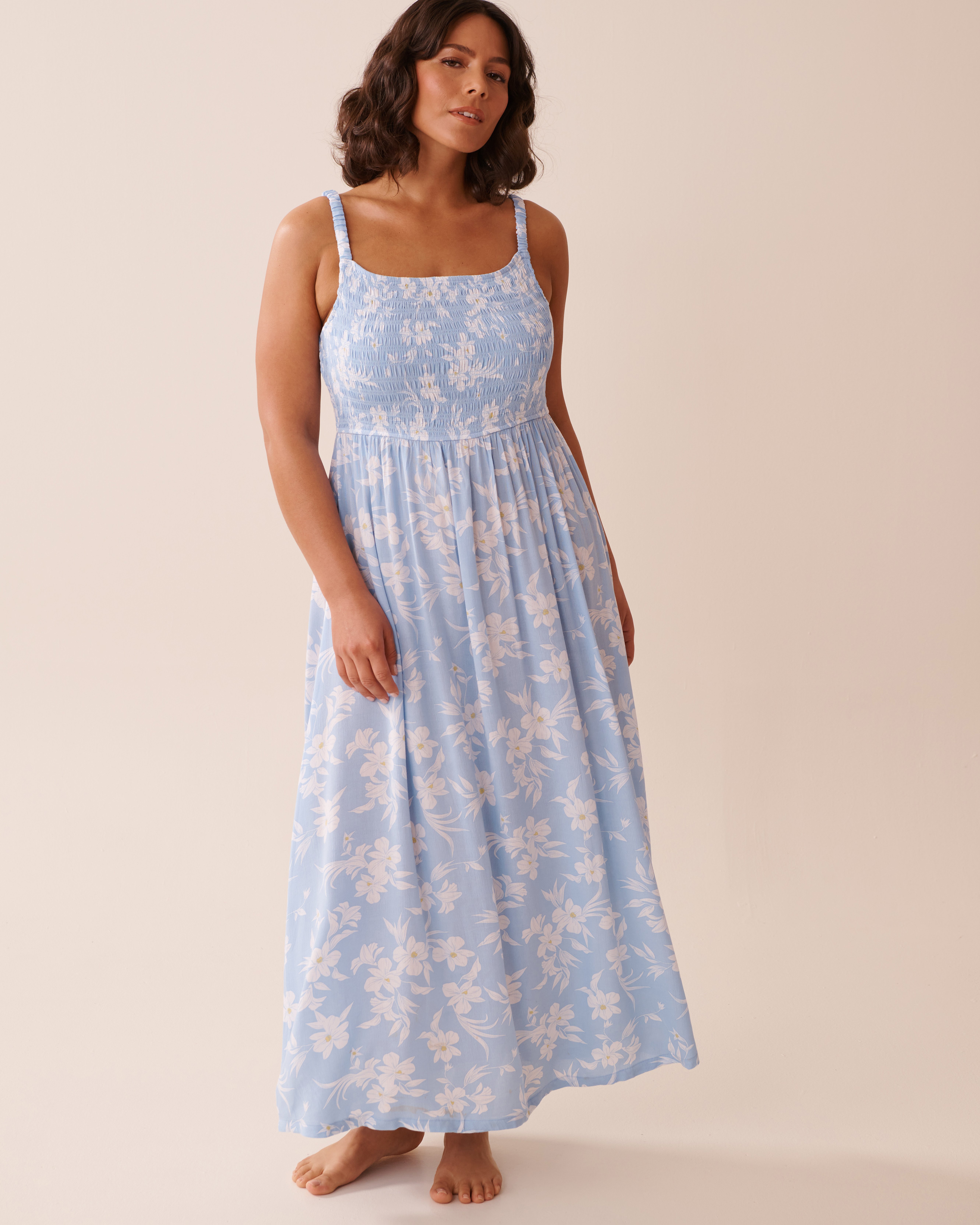 LA VIE EN ROSE AQUA Smocked Bust Gauze Maxi Dress Lily Garden 80300115 - View1