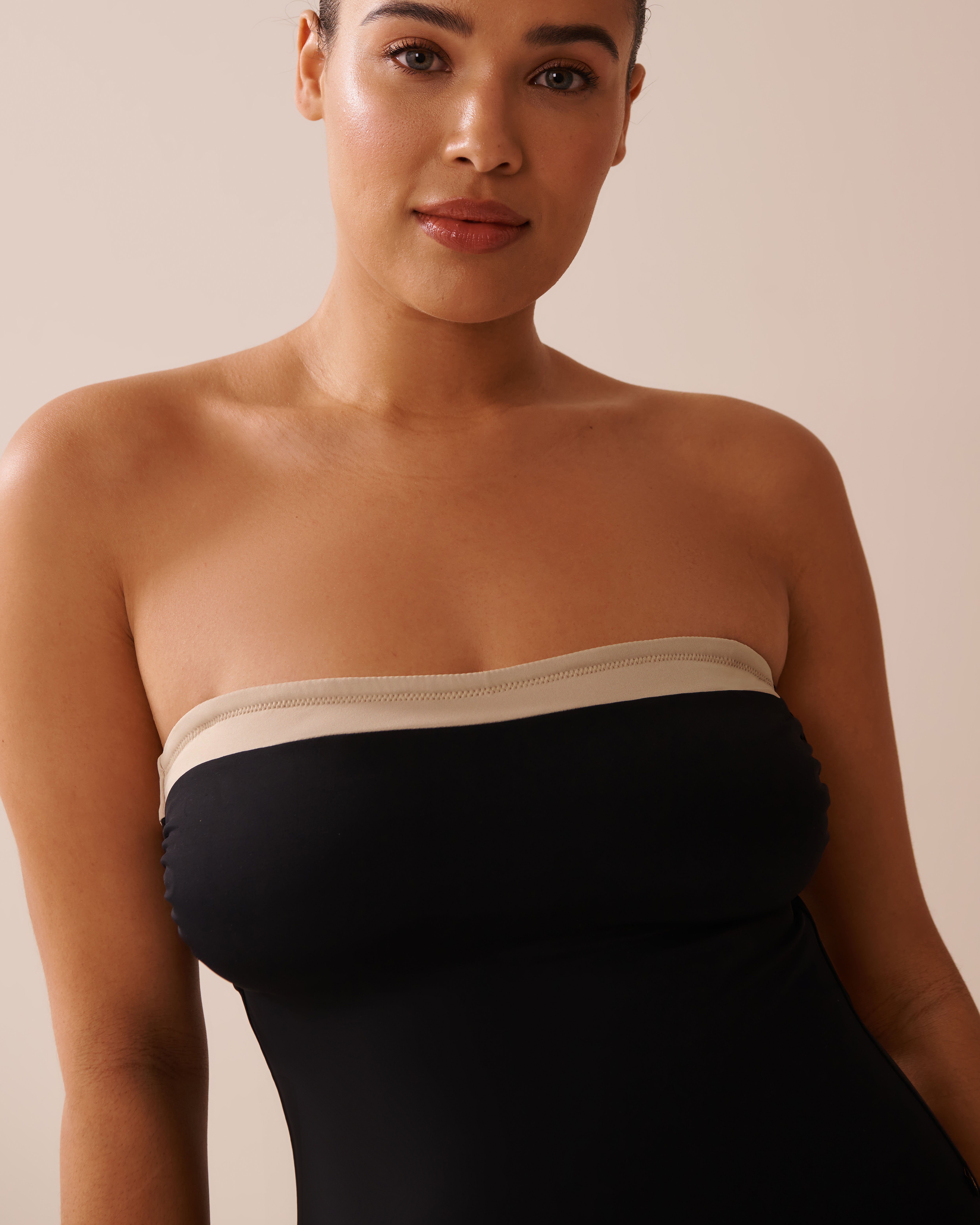 LA VIE EN ROSE AQUA JULIA Built-in Control Bandeau One-piece Swimsuit Black 70400180 - View4