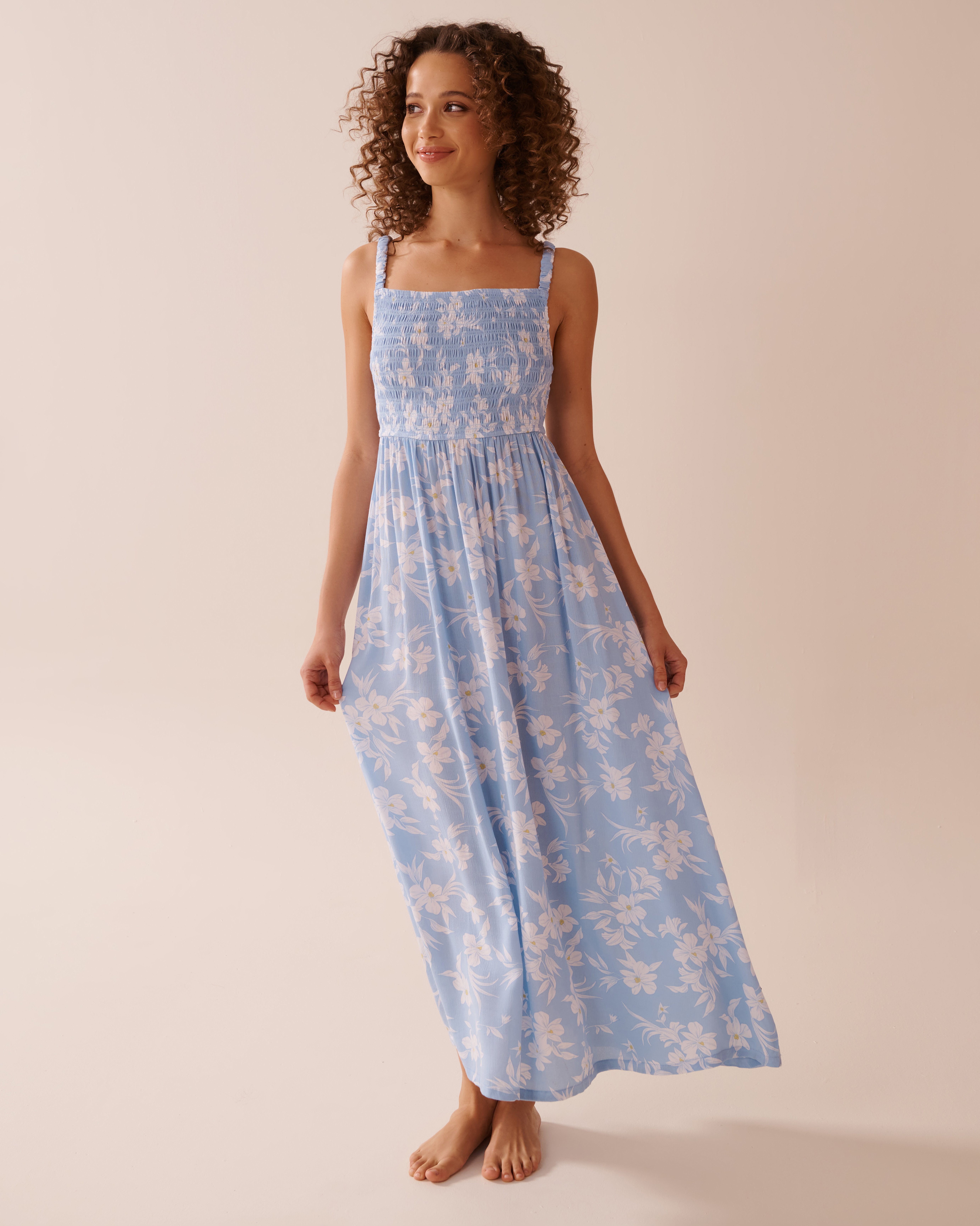 LA VIE EN ROSE AQUA Smocked Bust Gauze Maxi Dress Lily Garden 80300115 - View4