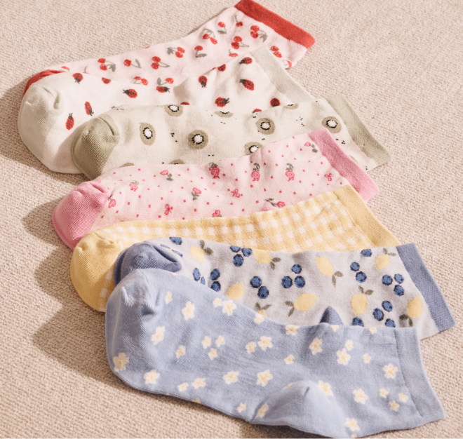 Lot de chaussettes aux couleurs et motifs variés