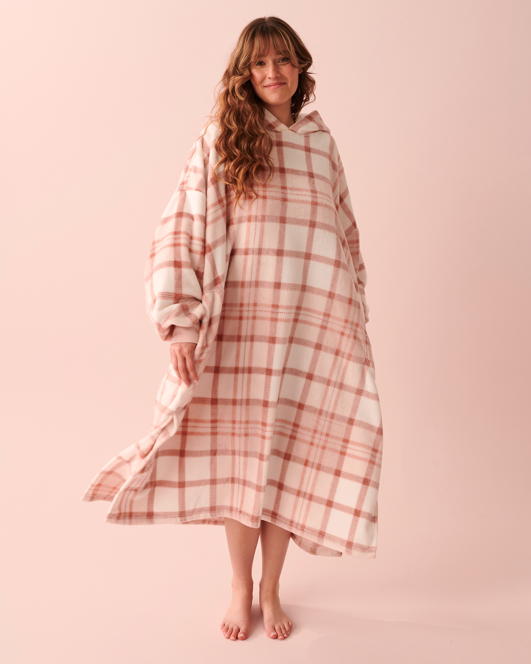 LA VIE EN ROSE Soft Plush Oversized Hoodie Pink peony plaid 40700269 - View1