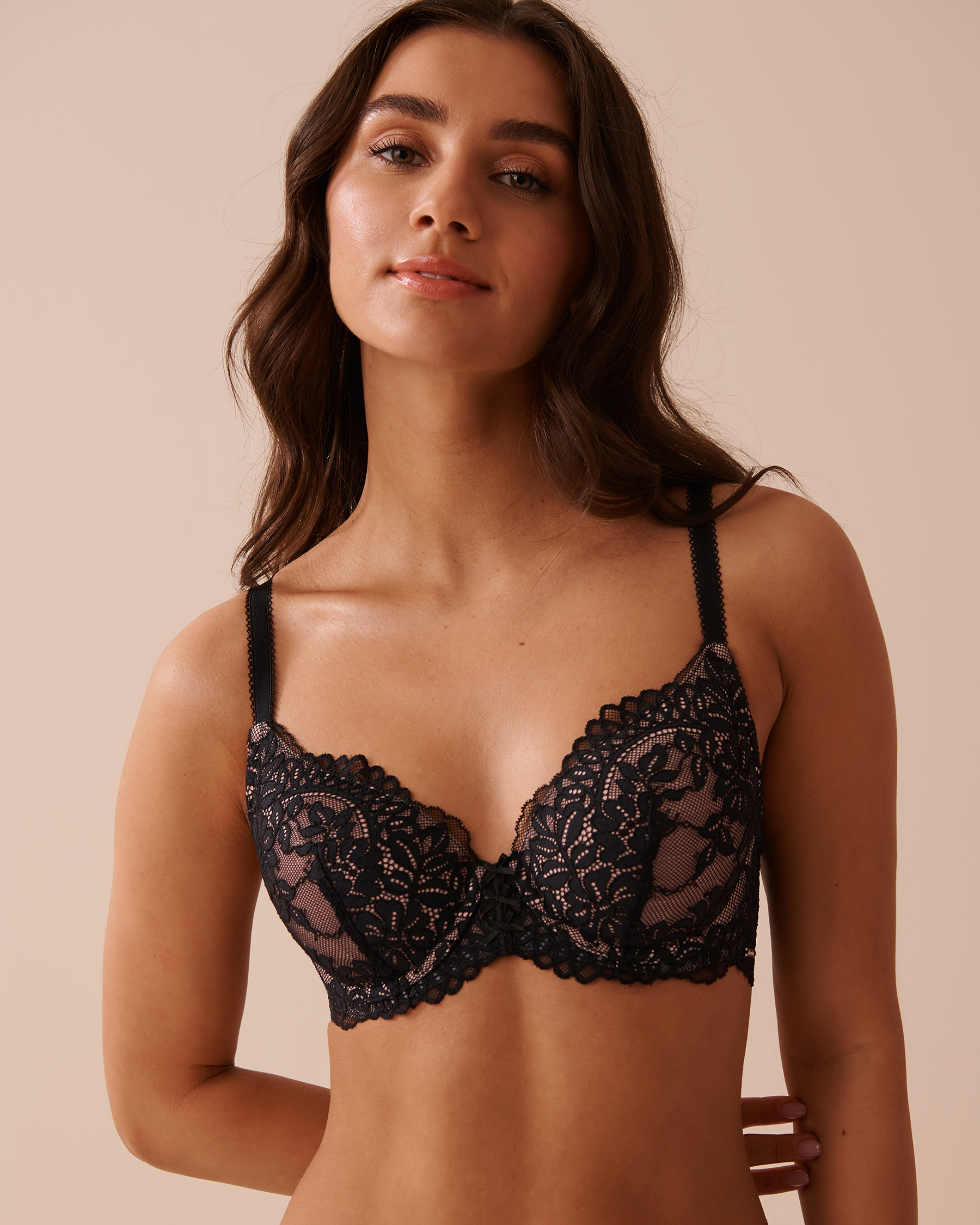 LA VIE EN ROSE Lightly Lined Lace Bra Black 10200413 - View1