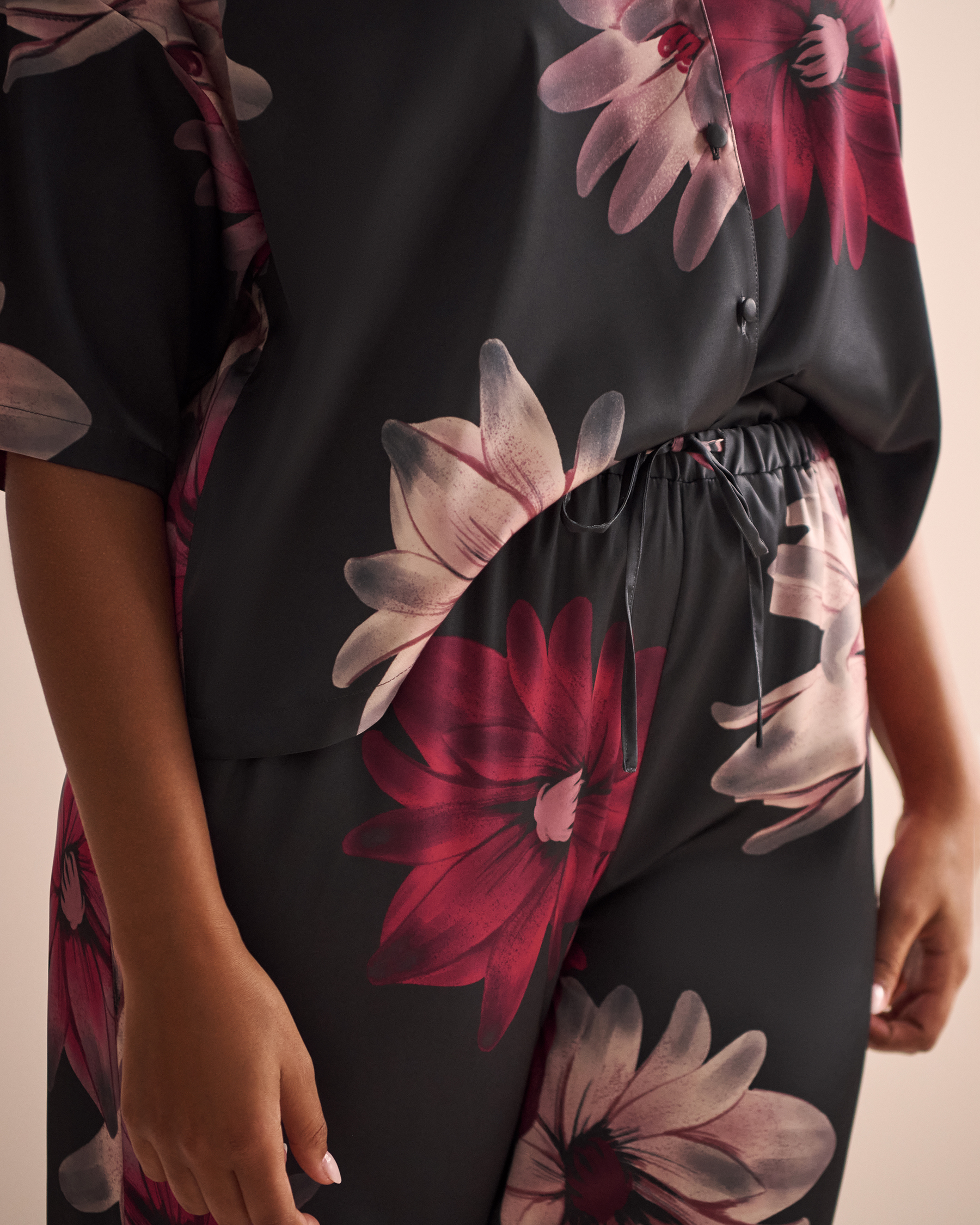 LA VIE EN ROSE Floral Print Satin Pants Secret Garden 60200102 - View1