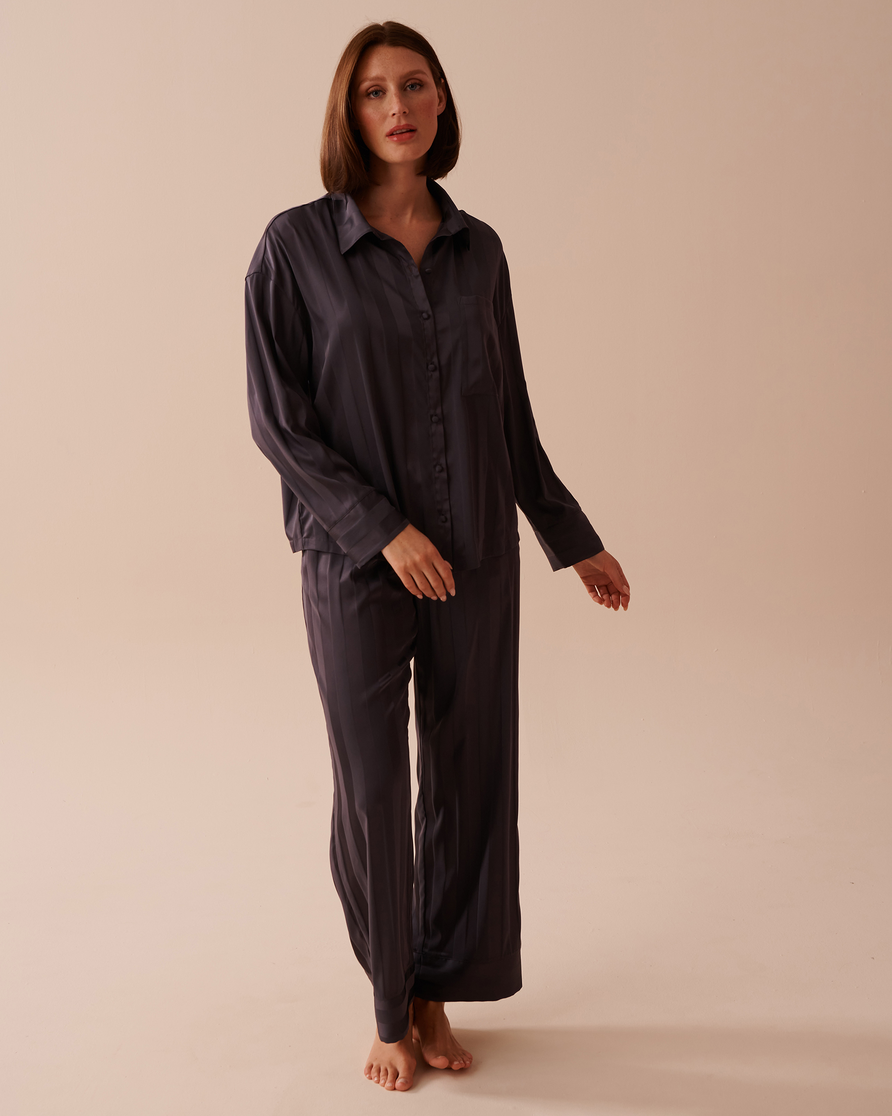 LA VIE EN ROSE Jacquard Stripe Satin Pajama Set Anthracite 60400041 - View1