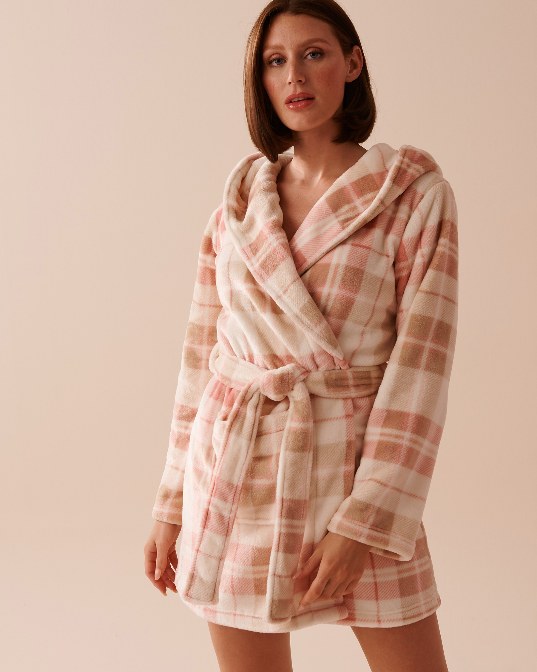 LA VIE EN ROSE Soft Plush Hooded Robe Pink Plaid 40600175 - View1