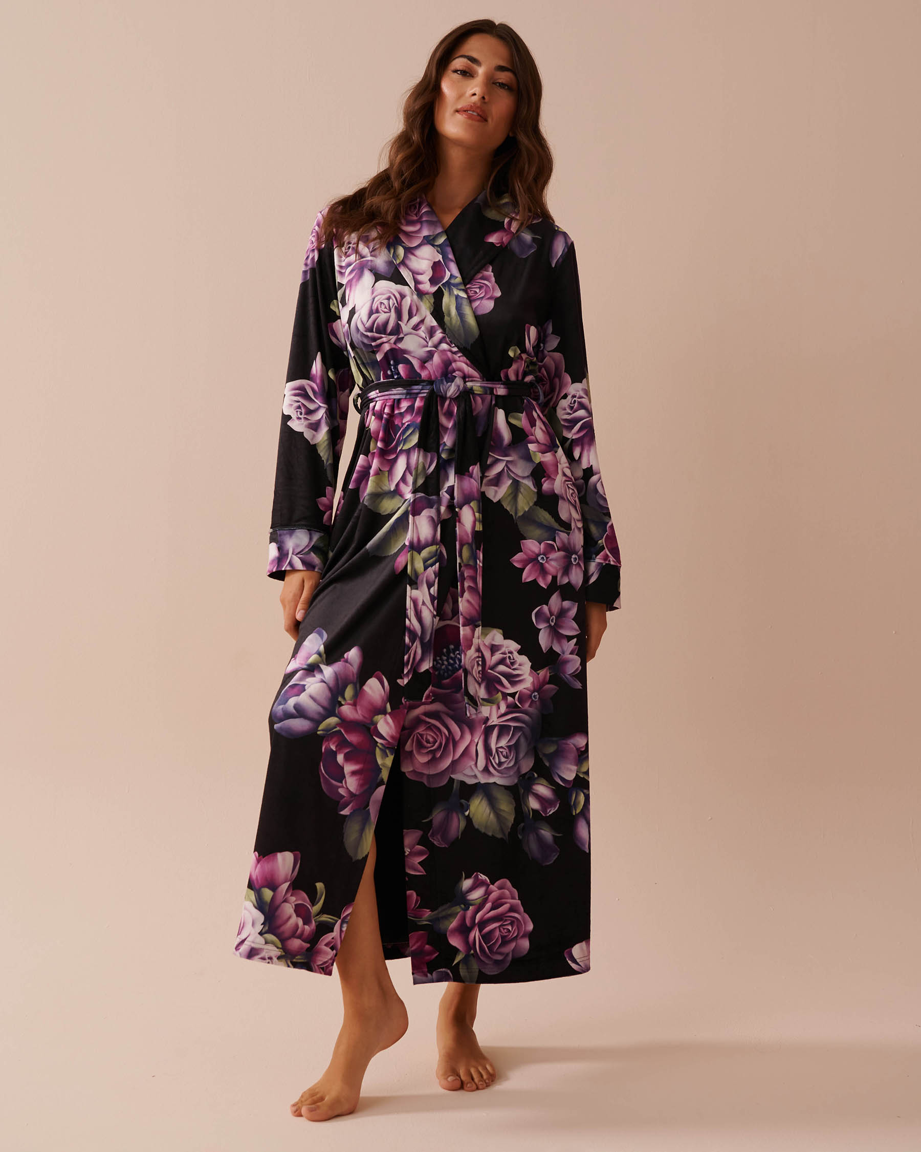 LA VIE EN ROSE Velvety Softness Long Robe Purple Bouquet 40600181 - View1