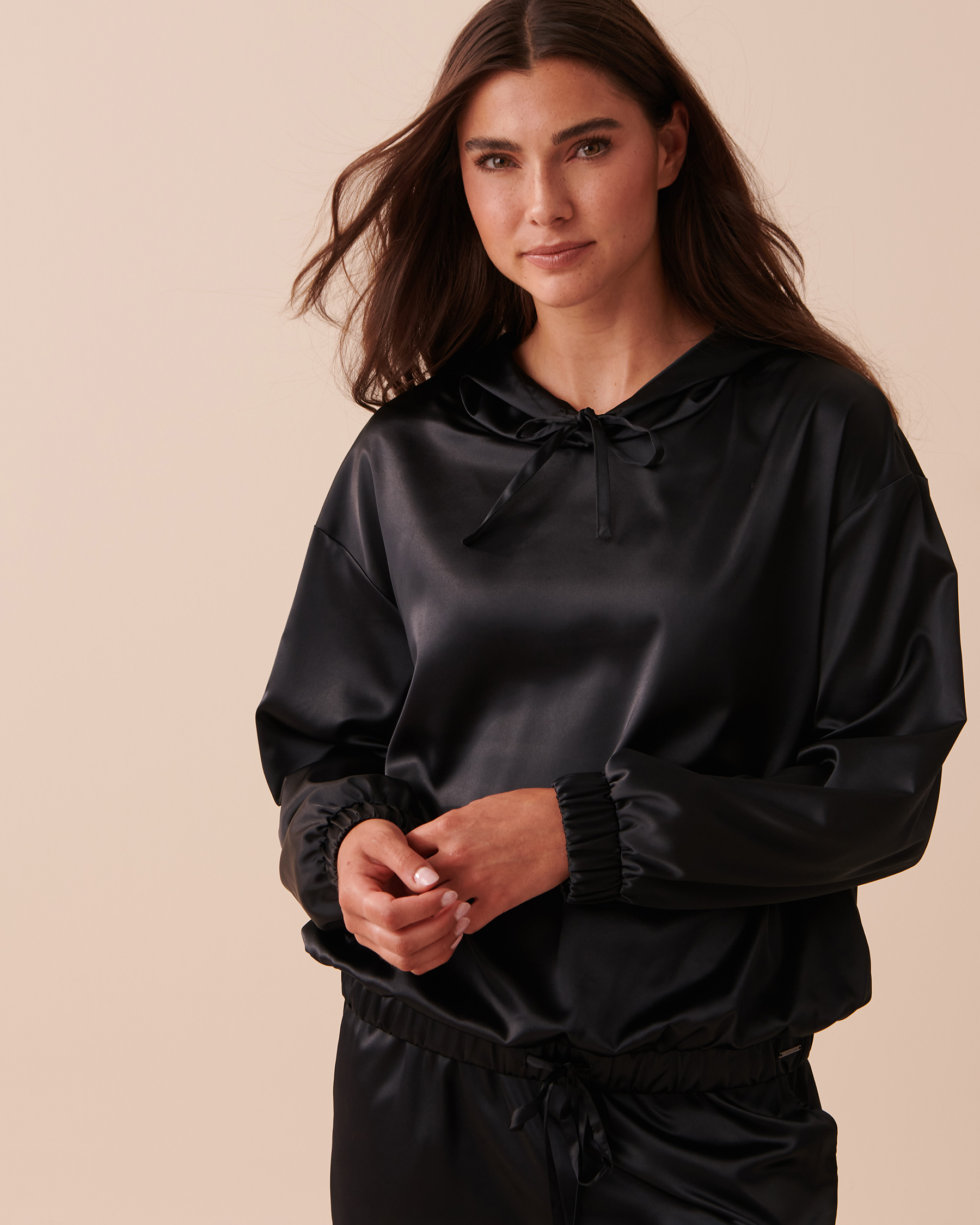 LA VIE EN ROSE Satin Hoodie Black 50100081 - View1