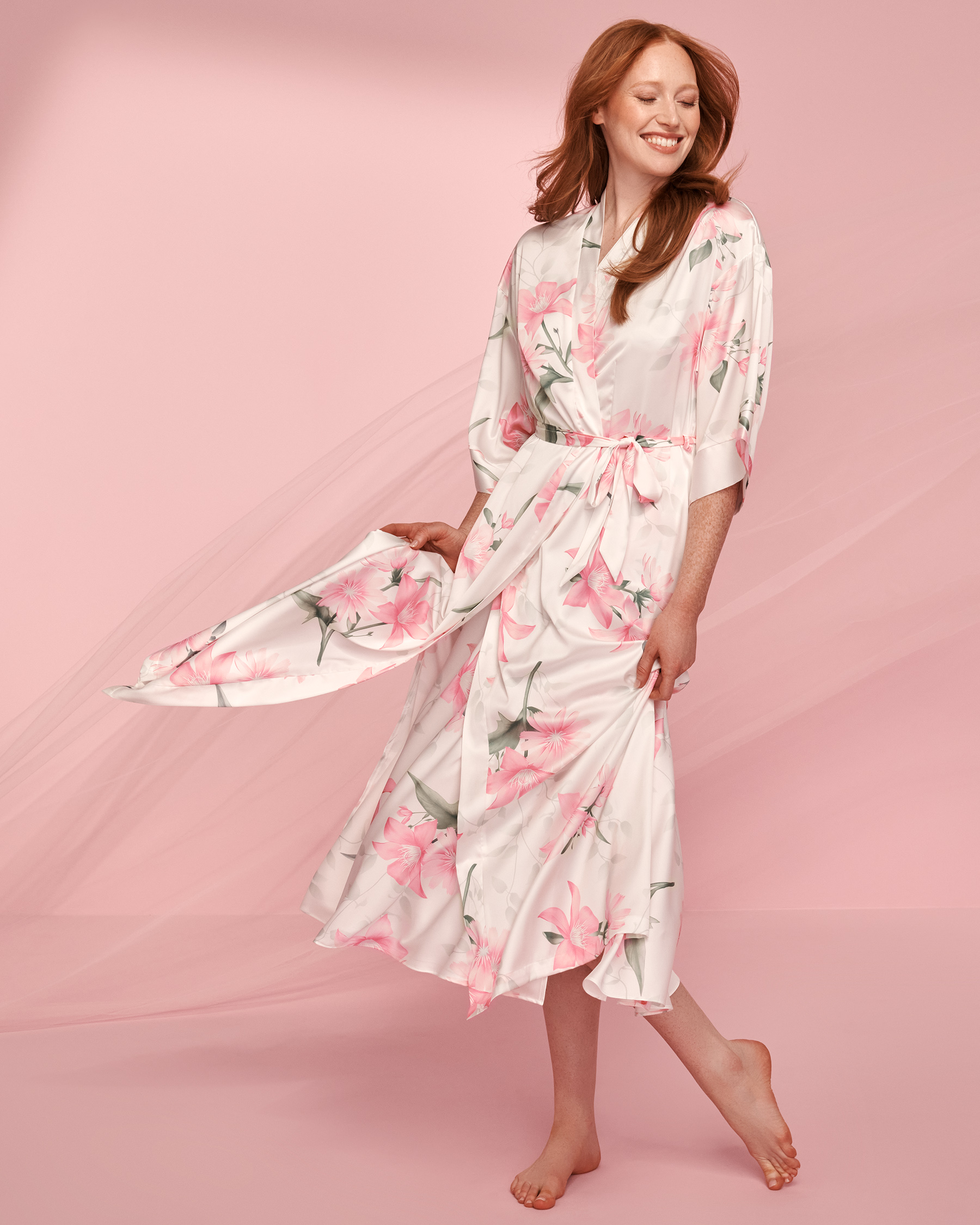 LA VIE EN ROSE Pink Floral Long Satin Kimono Summer Garden 60600074 - View1